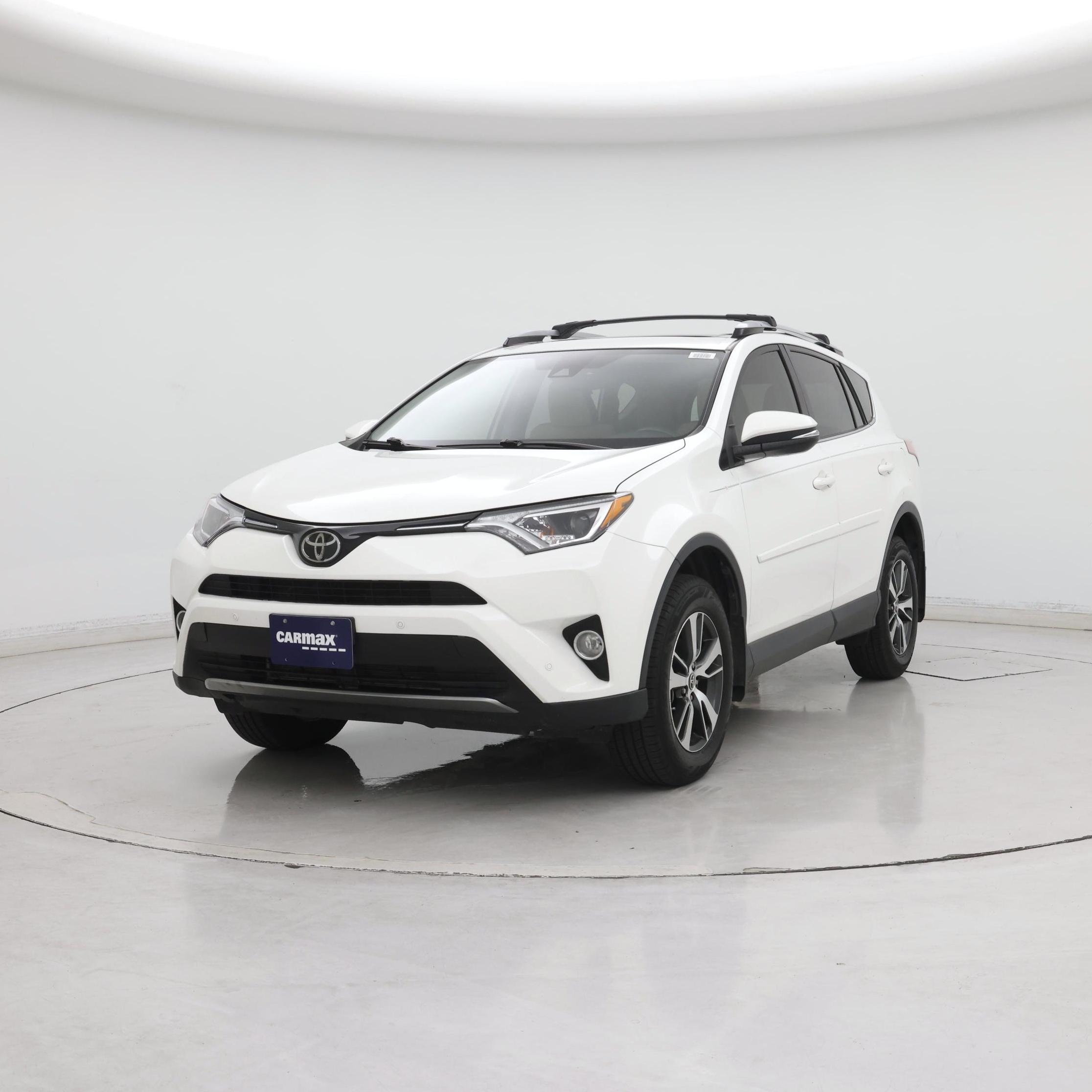 Thumbnail: 2018 Toyota RAV4 - 4
