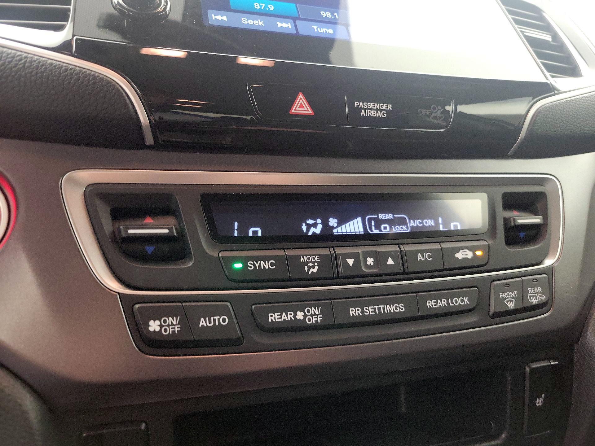 Thumbnail: 2020 Honda Pilot - 16