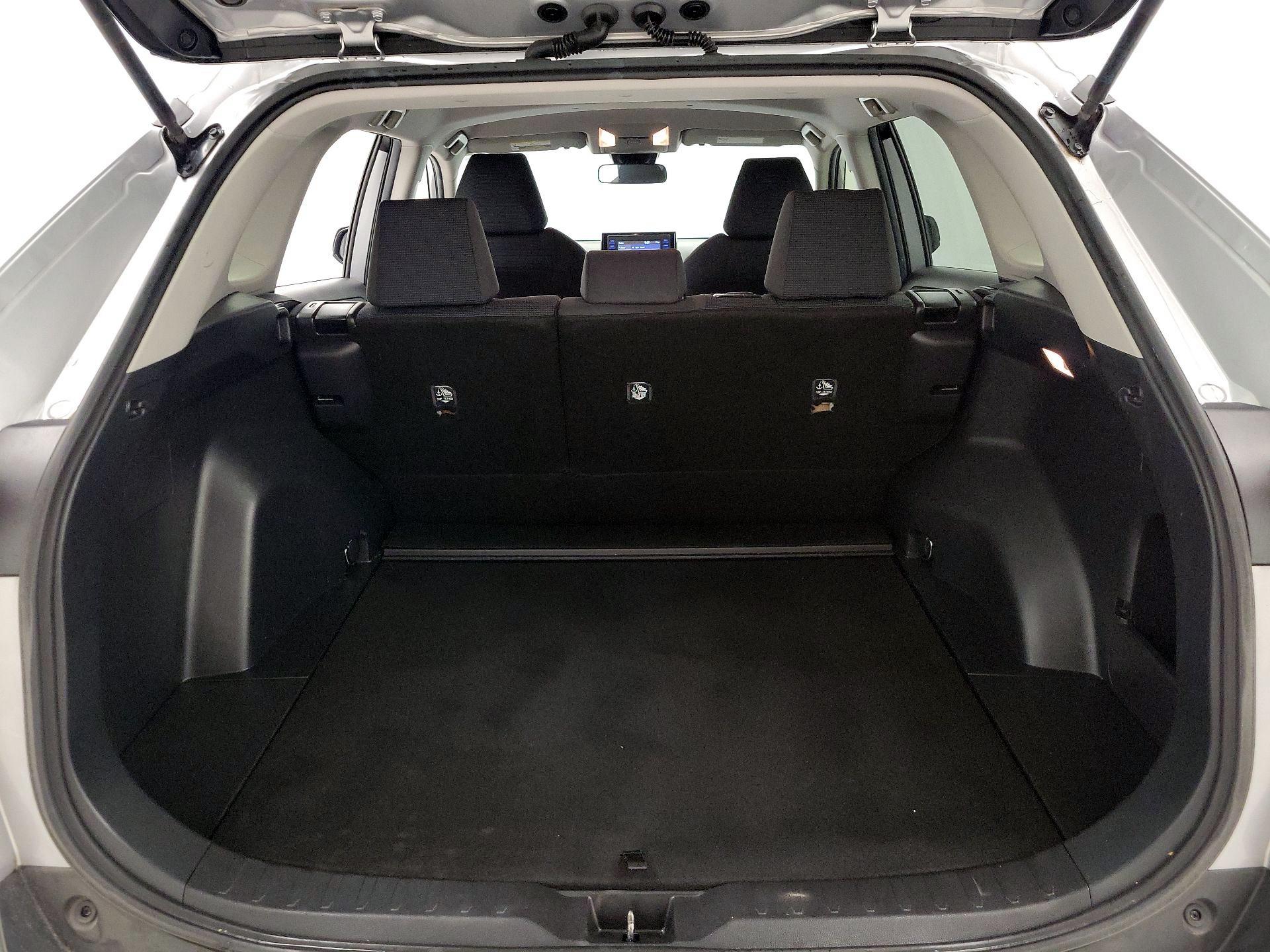 Thumbnail: 2021 Toyota RAV4 - 20