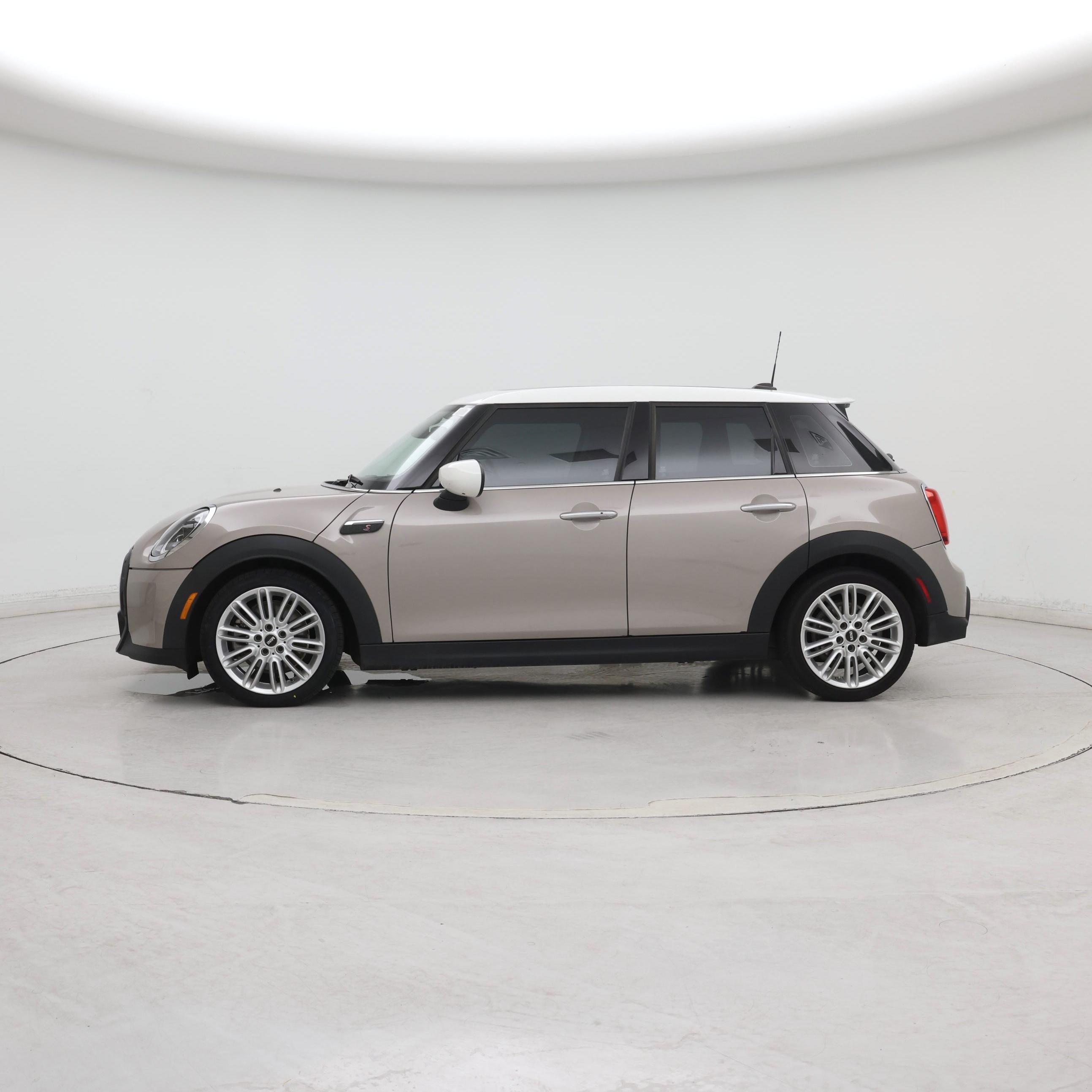 Thumbnail: 2023 MINI Cooper Hardtop - 3