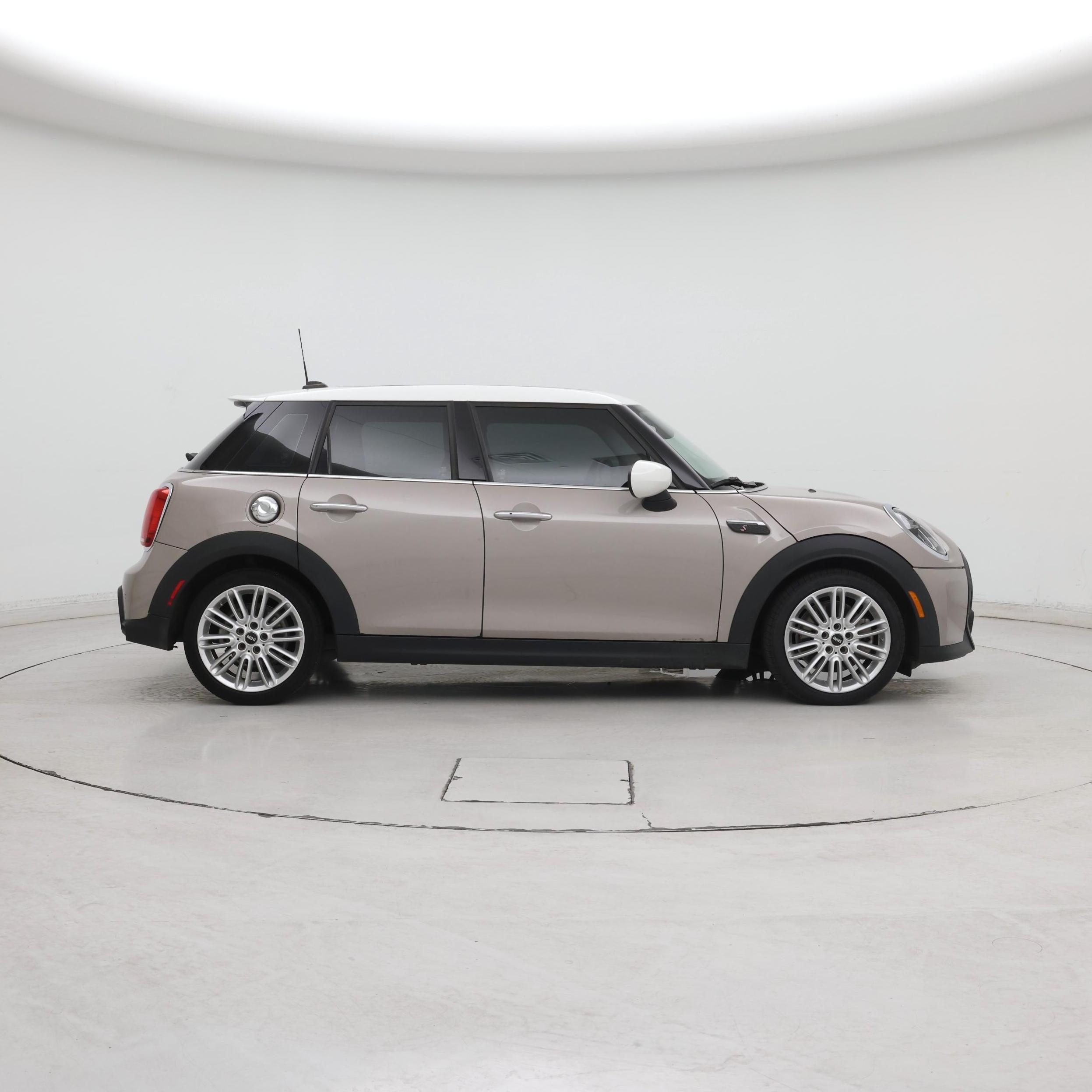 Thumbnail: 2023 MINI Cooper Hardtop - 7