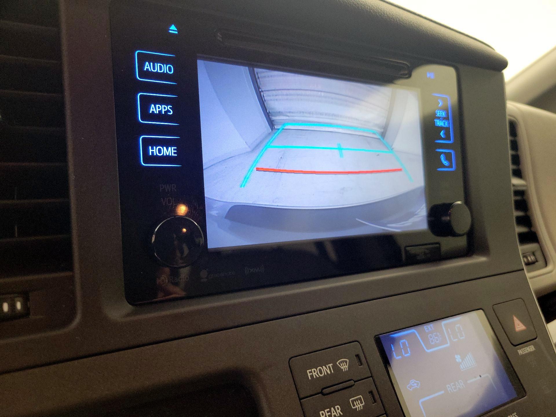 Thumbnail: 2017 Toyota Sienna - 15