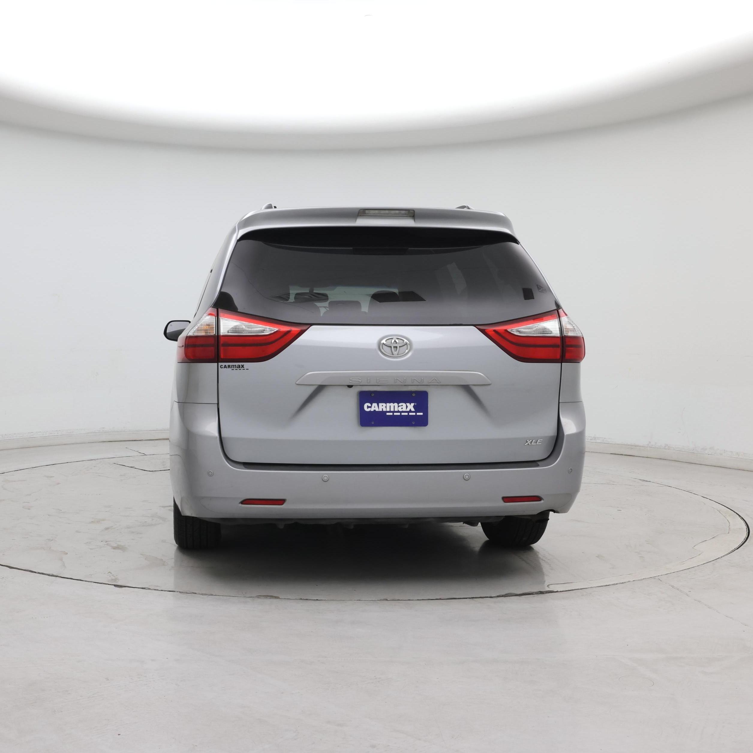 Thumbnail: 2017 Toyota Sienna - 6