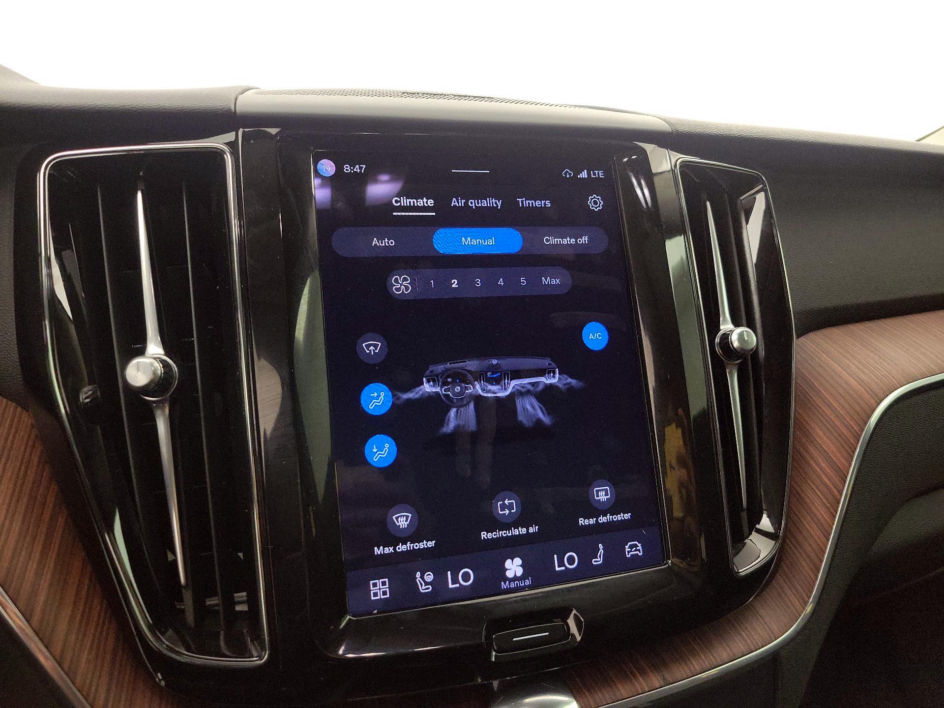Thumbnail: 2023 Volvo XC60 - 16