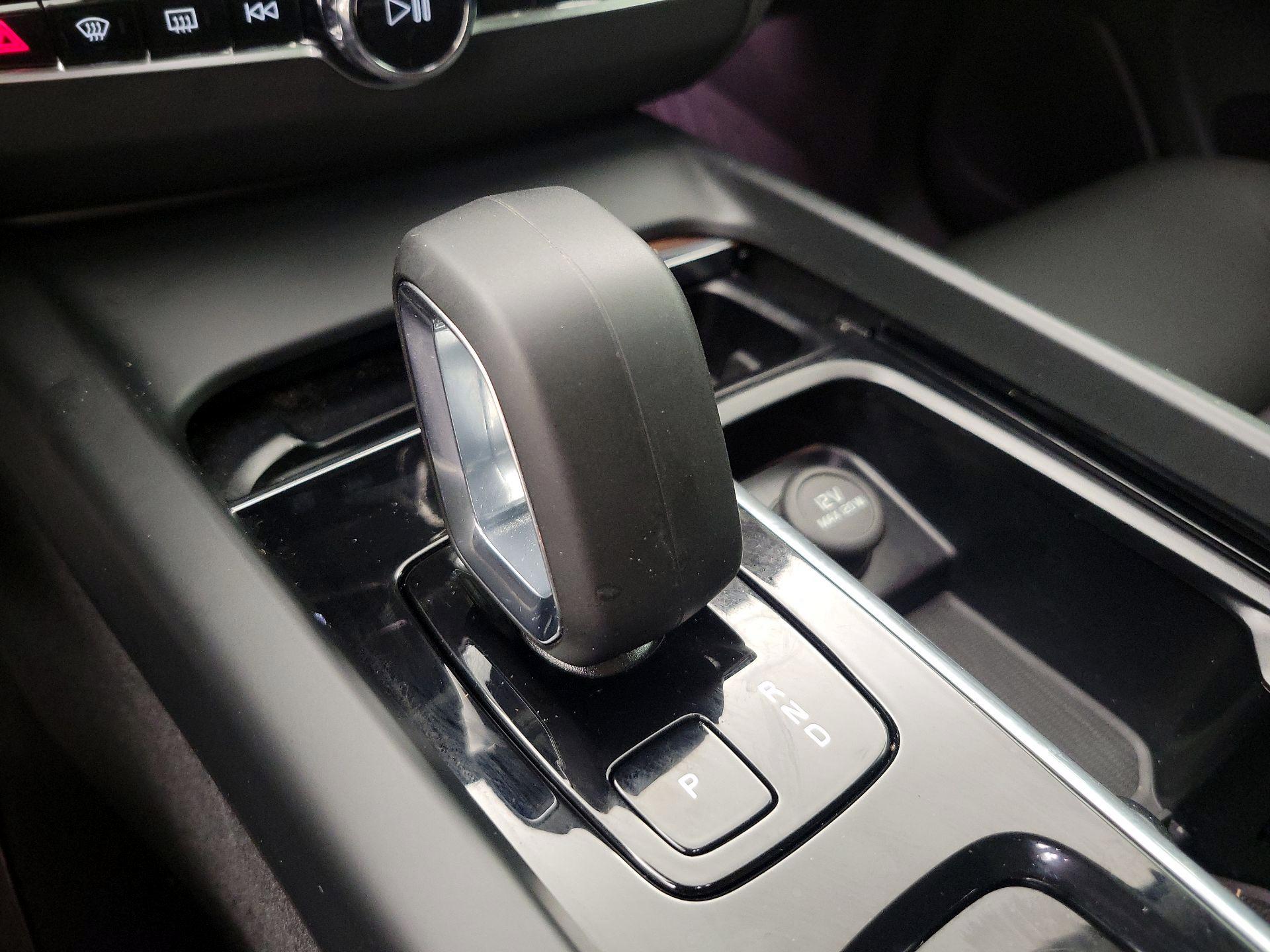 Thumbnail: 2023 Volvo XC60 - 17
