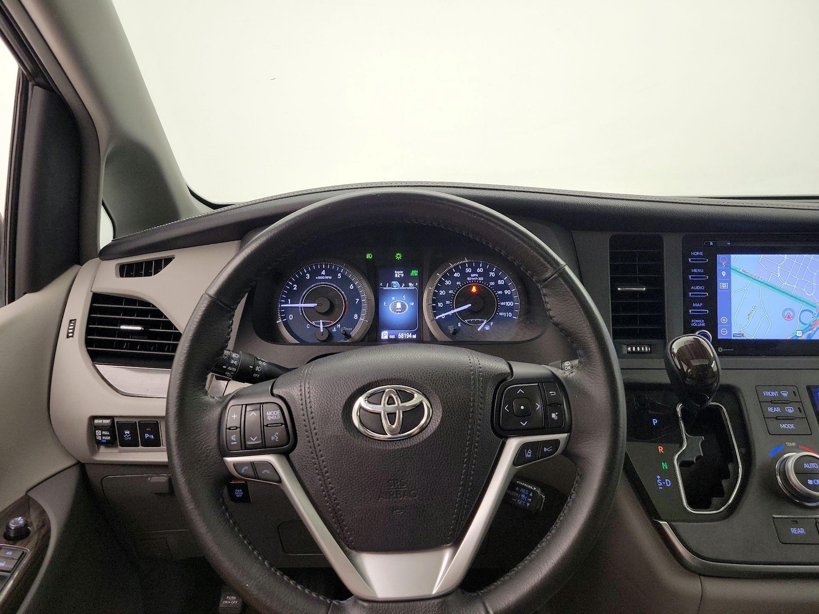 2018 Toyota Sienna XLE Premium - Photo 11