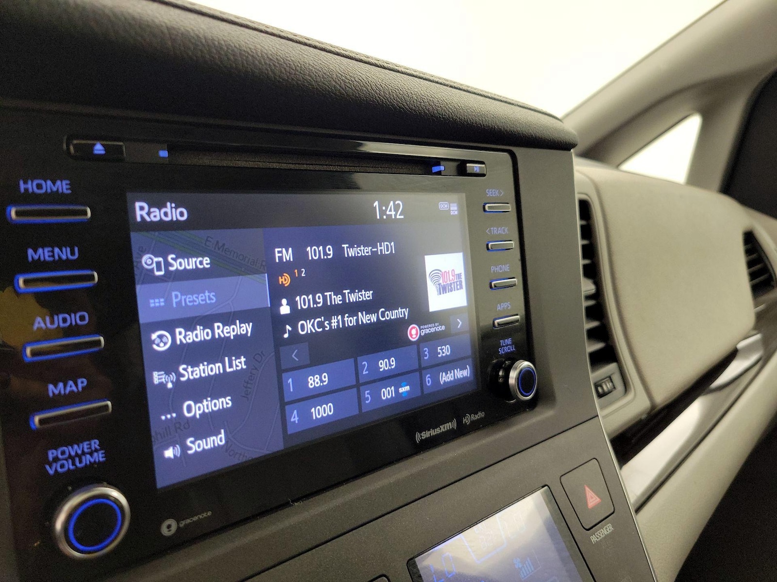 2018 Toyota Sienna XLE Premium - Photo 17