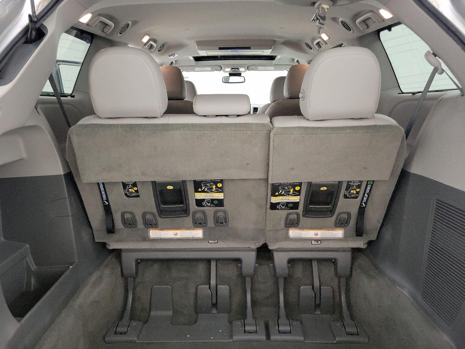 2018 Toyota Sienna XLE Premium - Photo 24