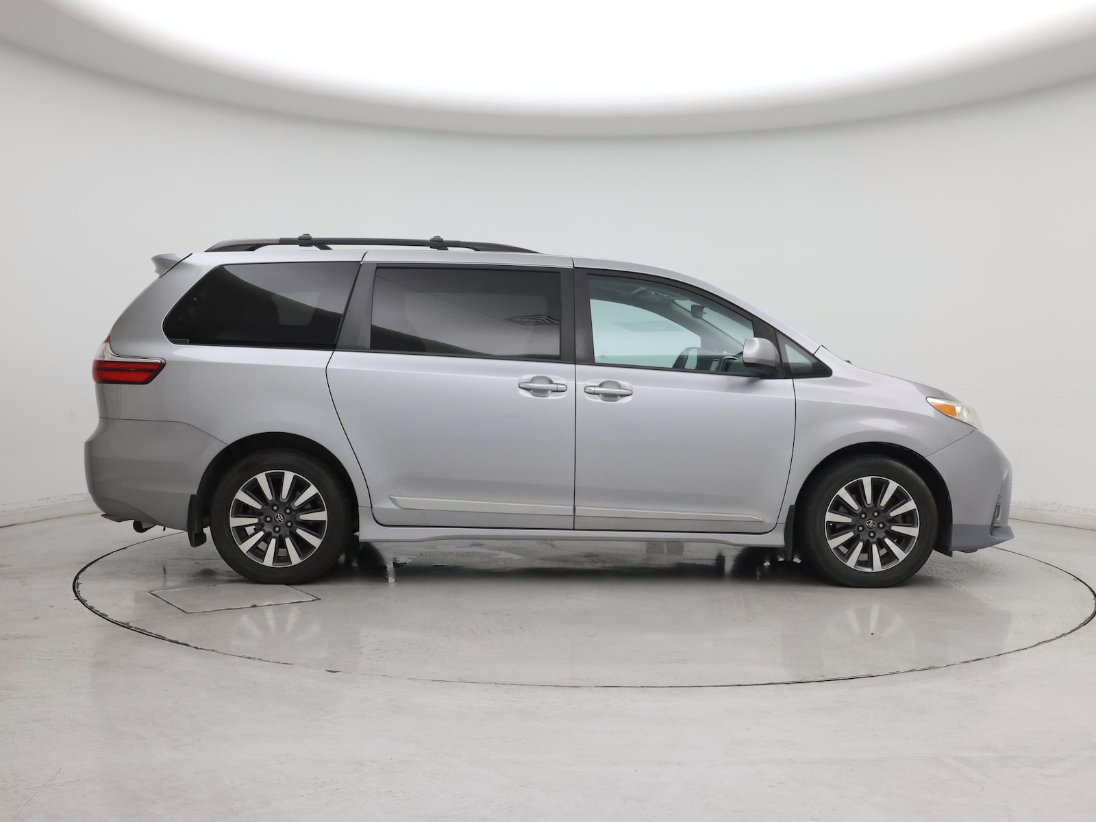 2018 Toyota Sienna XLE Premium - Photo 8