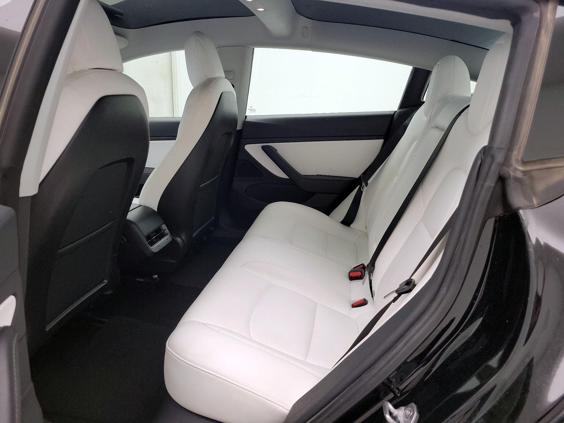 Thumbnail: 2021 Tesla Model 3 - 19