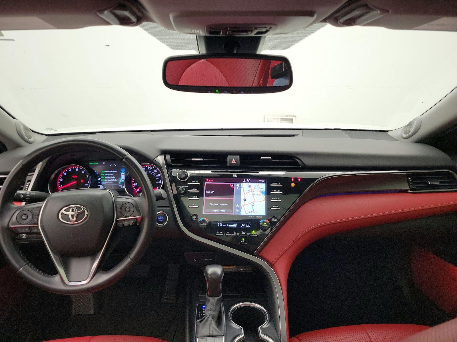 2020 Toyota Camry XSE - Photo 10