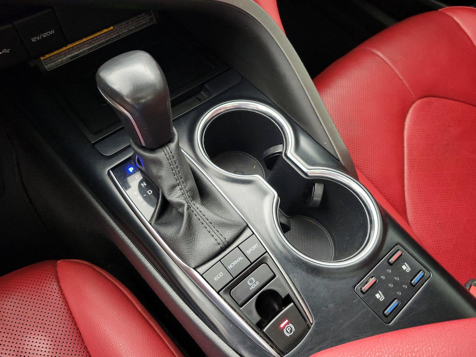 2020 Toyota Camry XSE - Photo 19