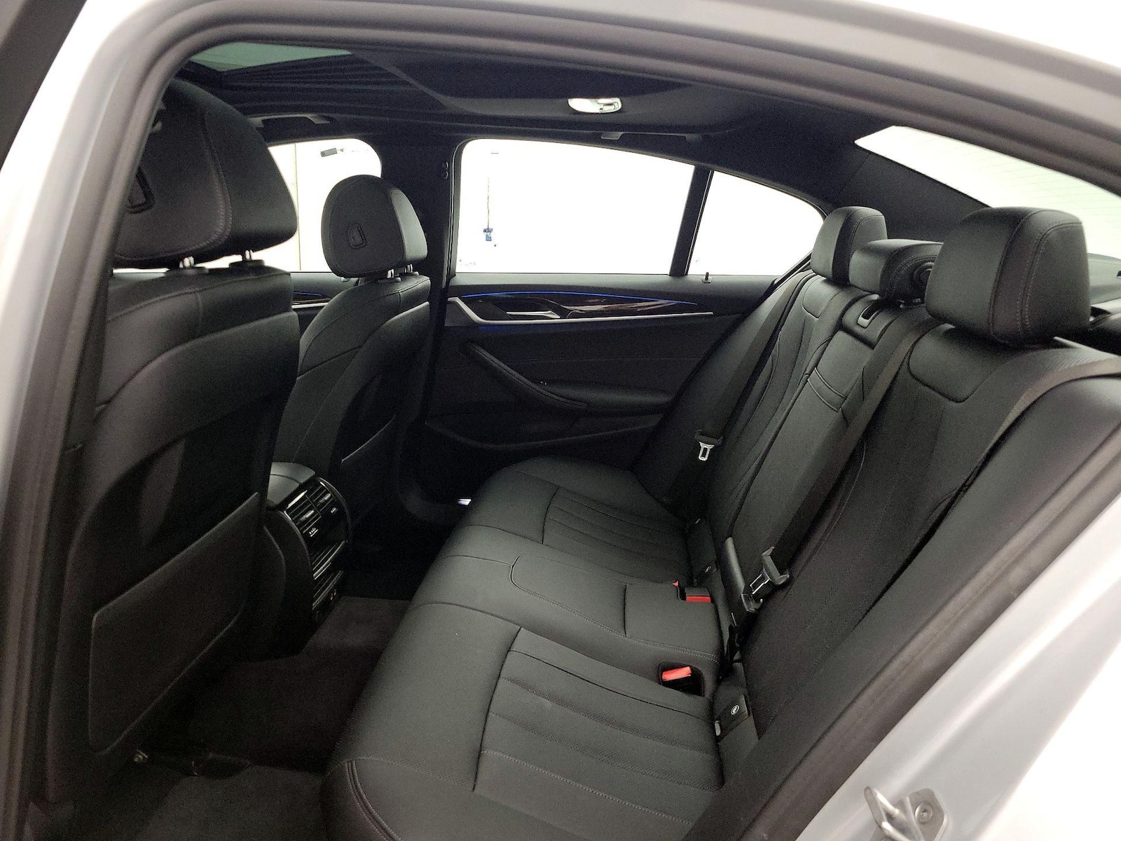2021 BMW 5 Series 530e - Photo 22