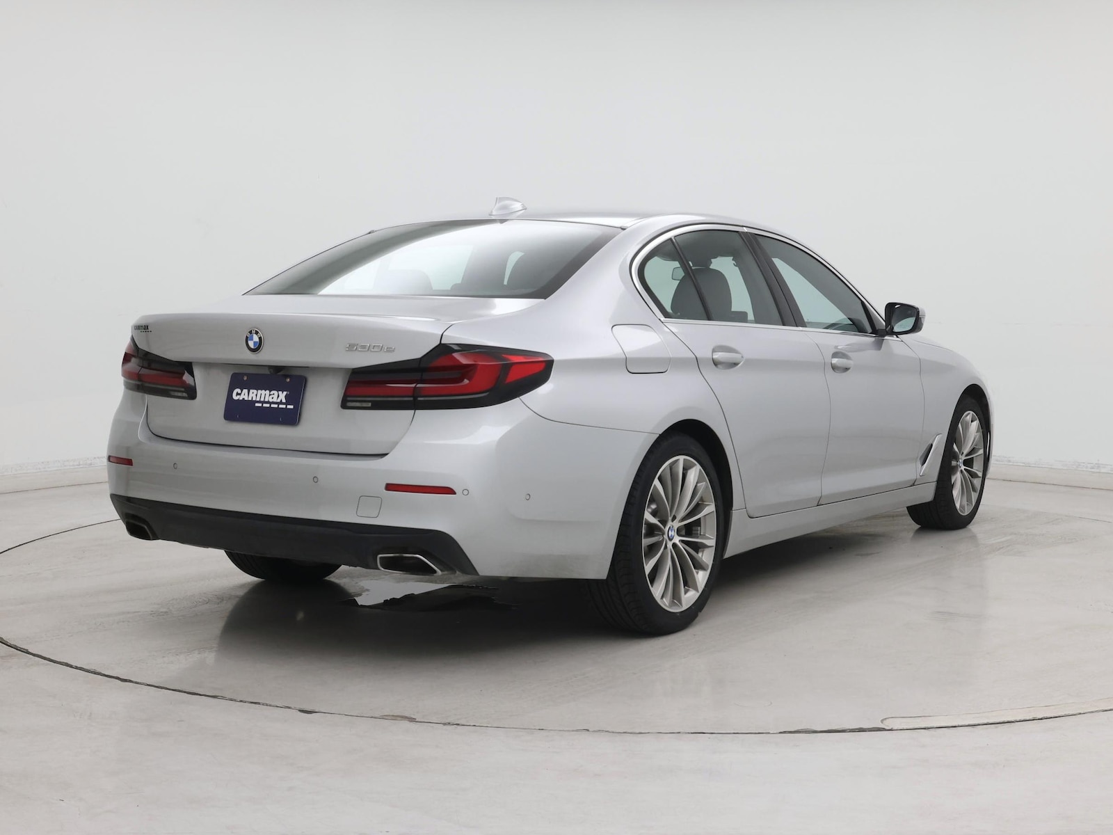 2021 BMW 5 Series 530e - Photo 9