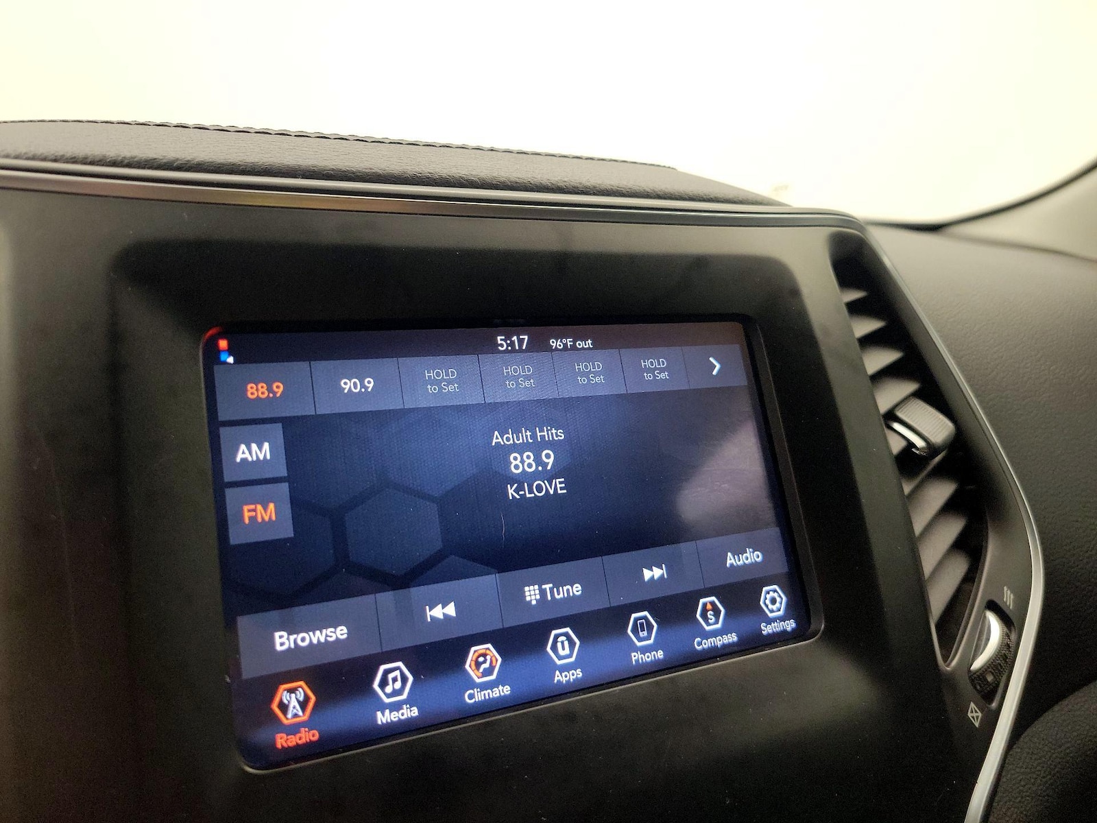 2019 Jeep Cherokee Latitude - Photo 16