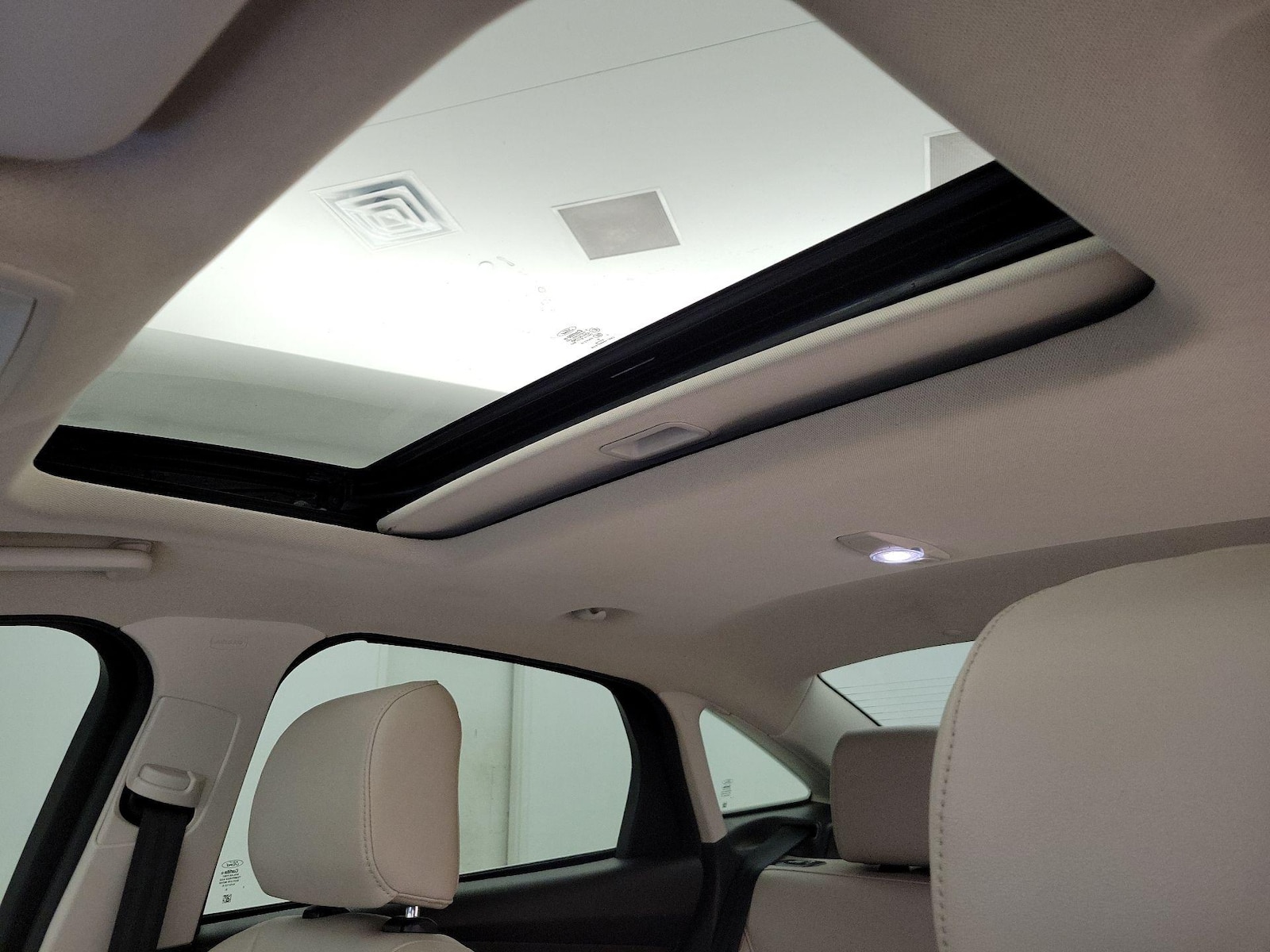Sunroof(s) & Overhead Airbags