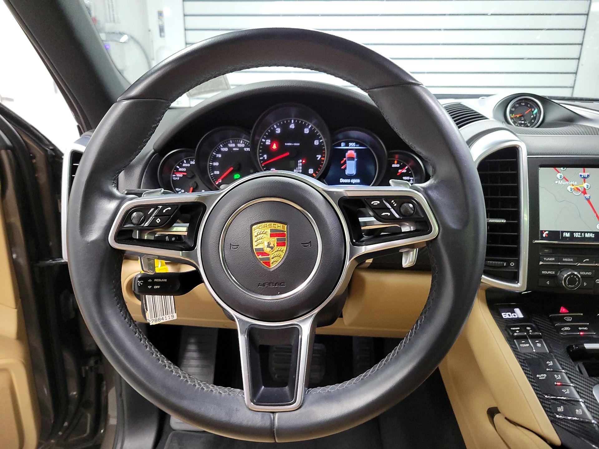 Thumbnail: 2016 Porsche Cayenne - 10
