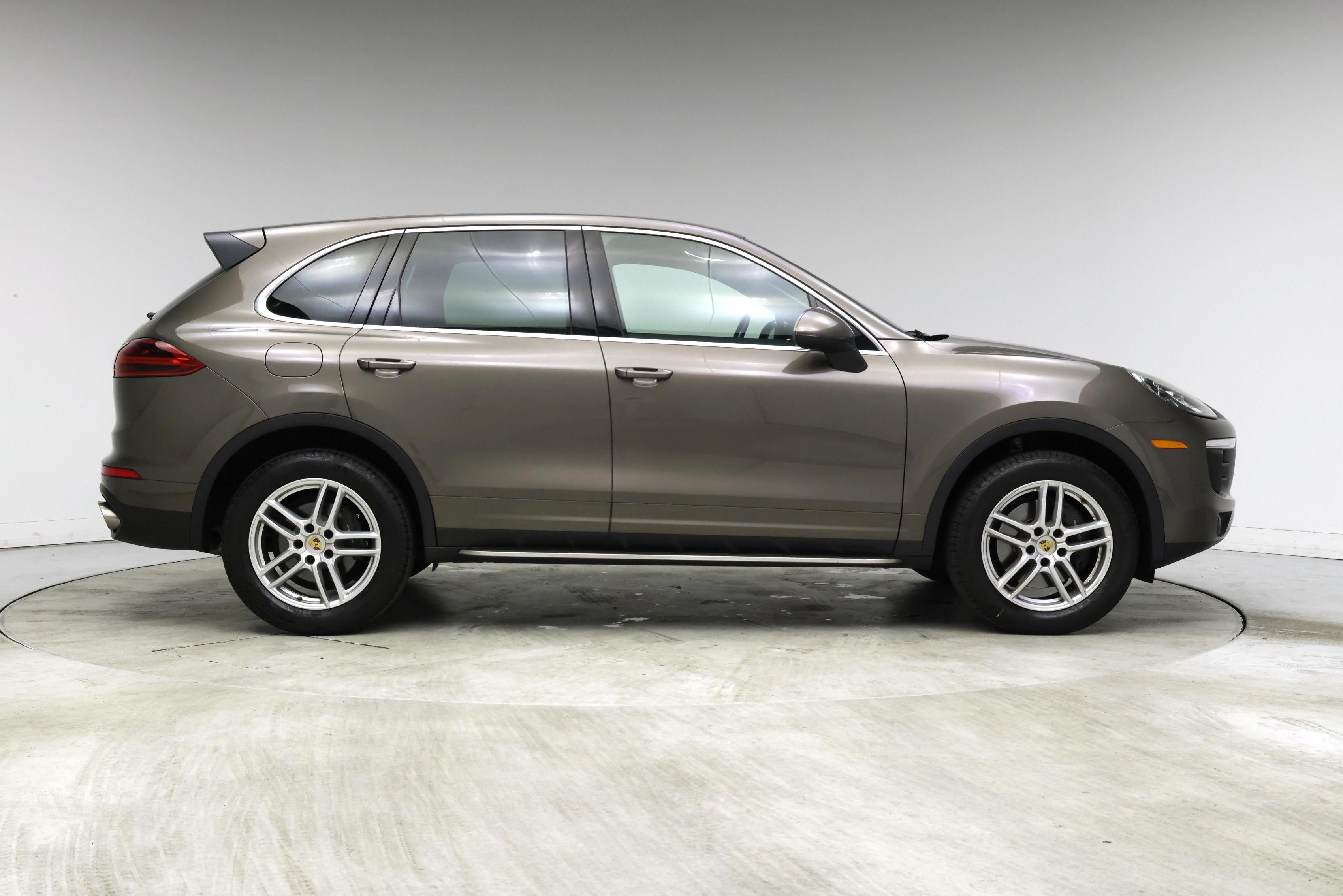 Thumbnail: 2016 Porsche Cayenne - 7