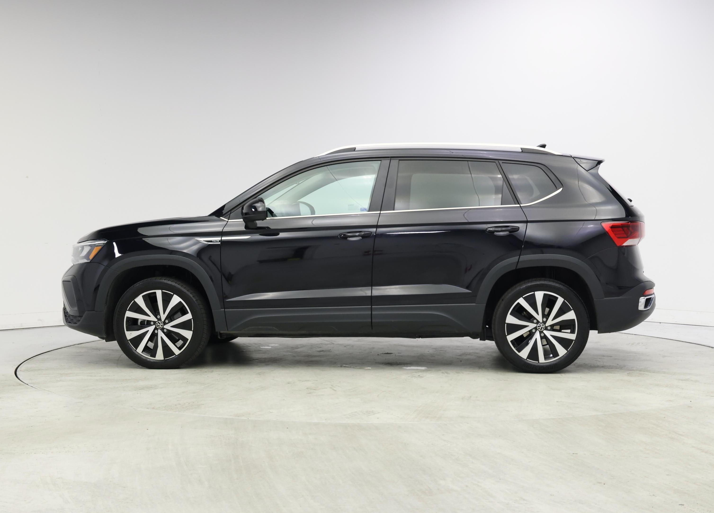 Thumbnail: 2022 Volkswagen Taos - 3