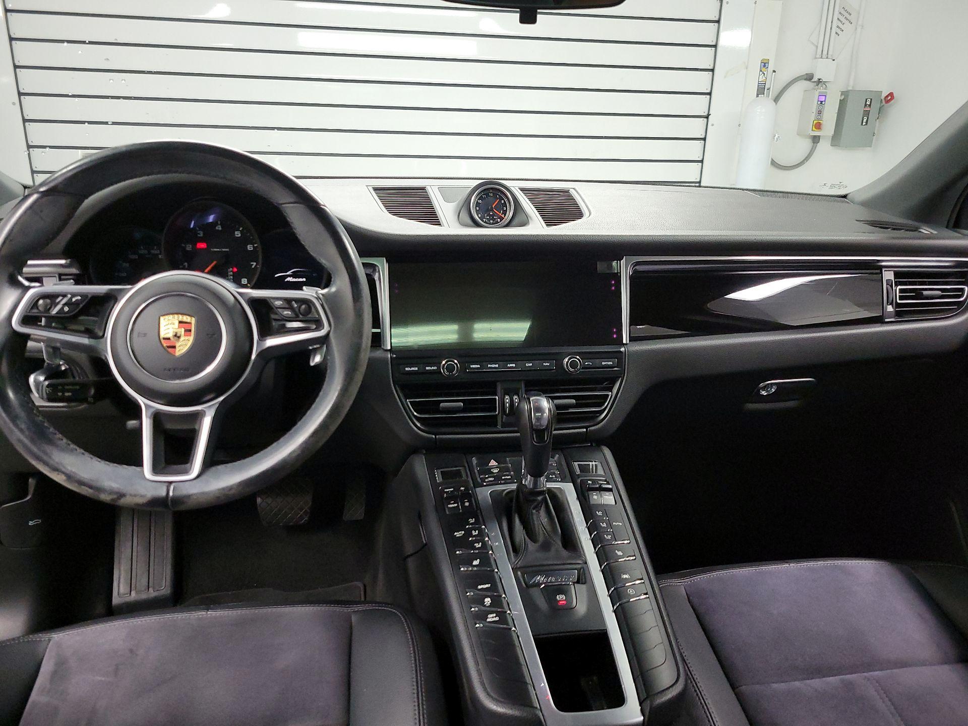 Thumbnail: 2020 Porsche Macan - 9