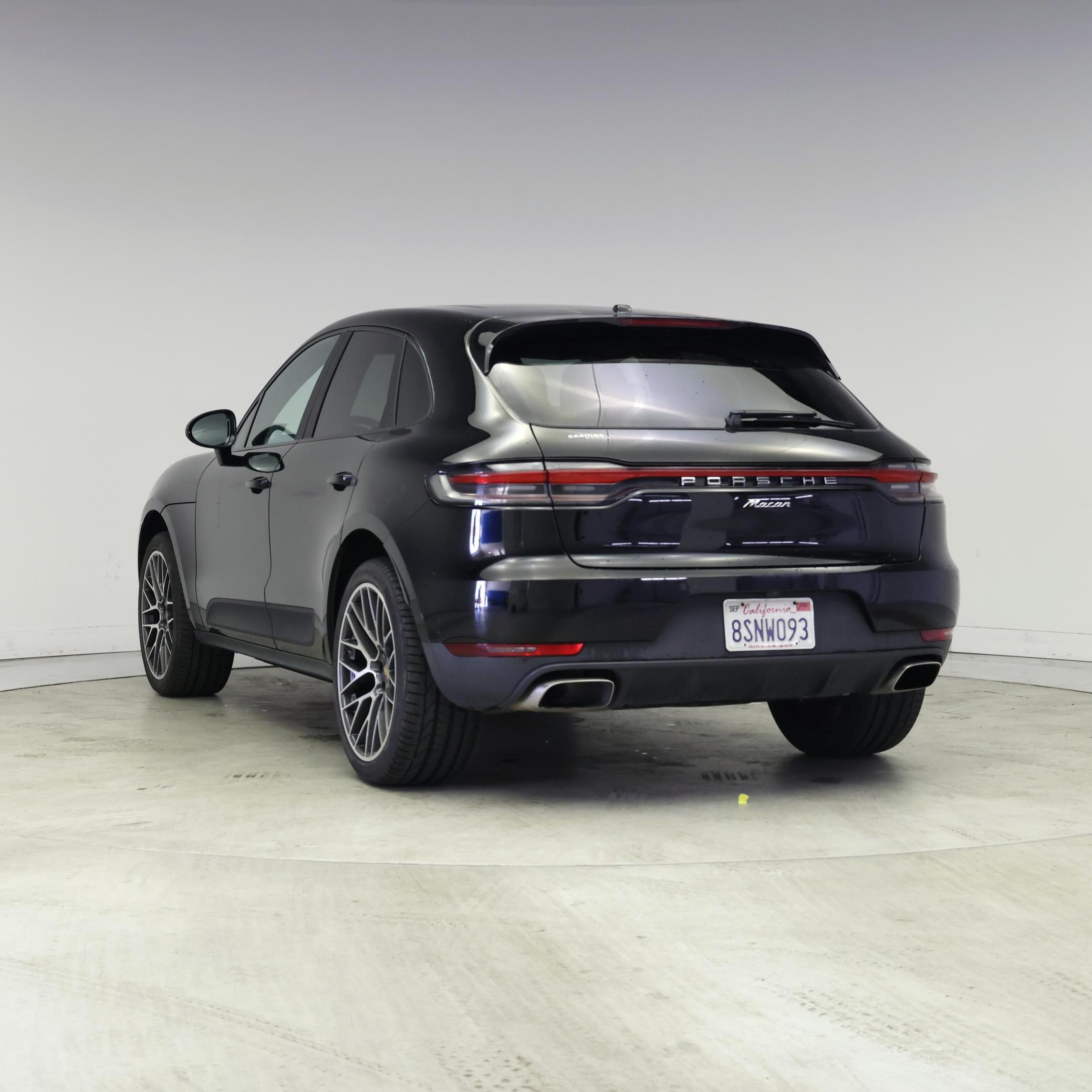 Thumbnail: 2020 Porsche Macan - 2