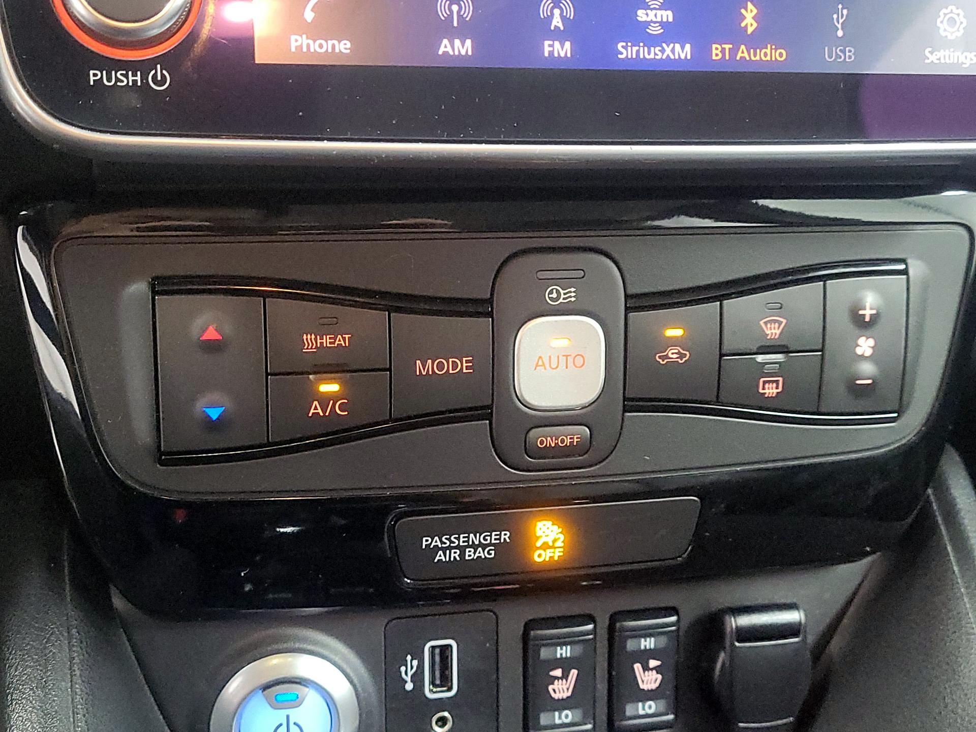 Thumbnail: 2019 Nissan Leaf - 16