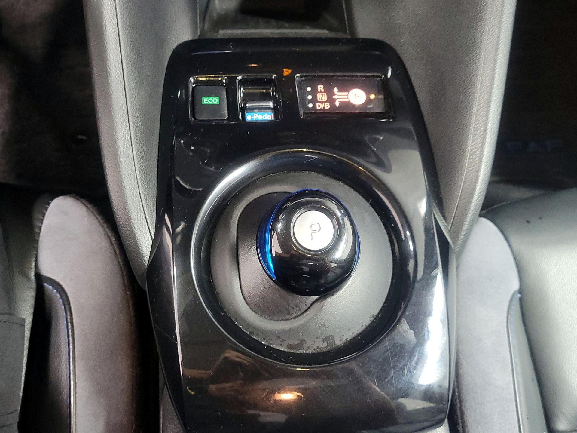 Thumbnail: 2019 Nissan Leaf - 17