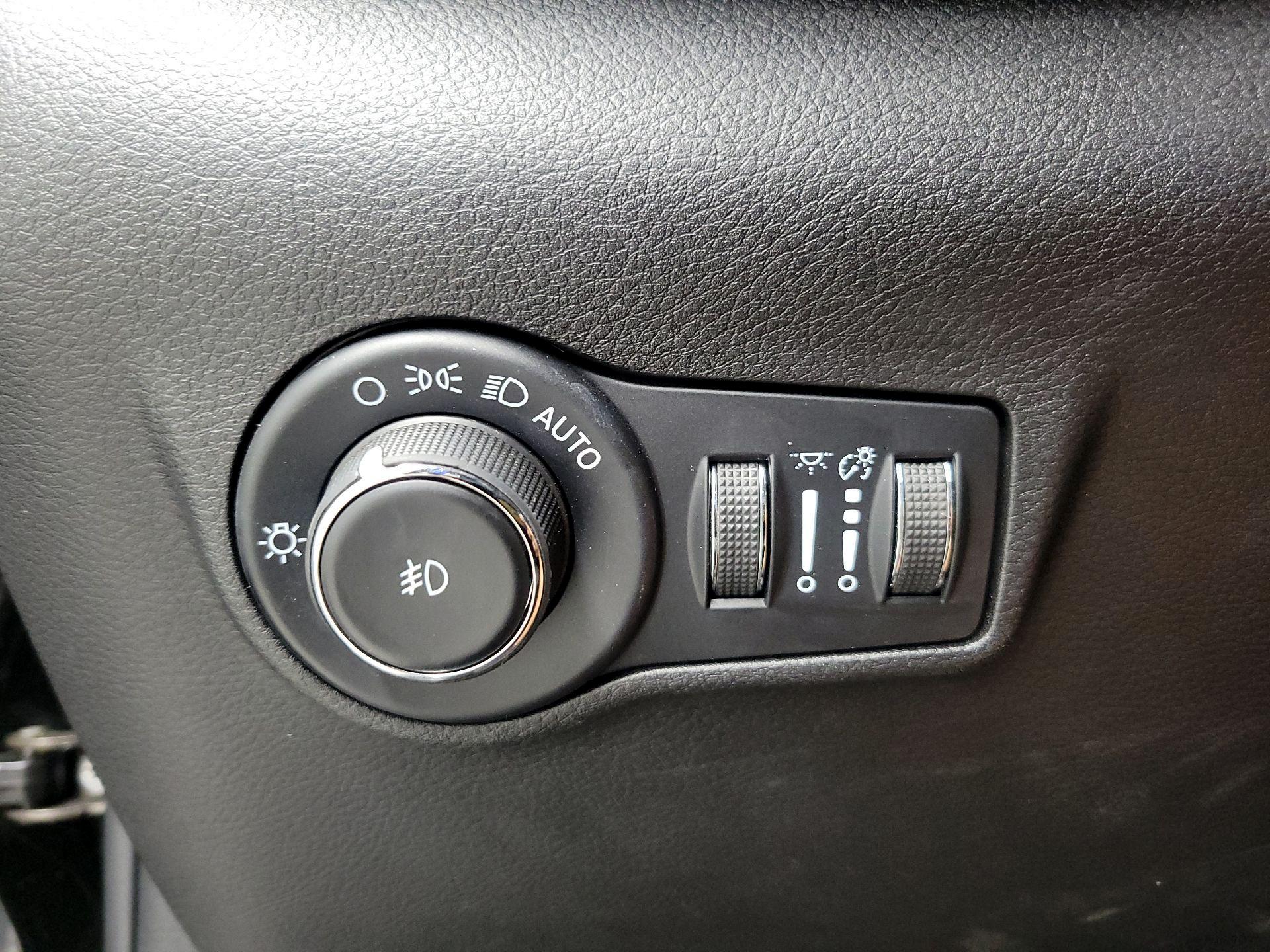 Thumbnail: 2022 Jeep Compass - 13
