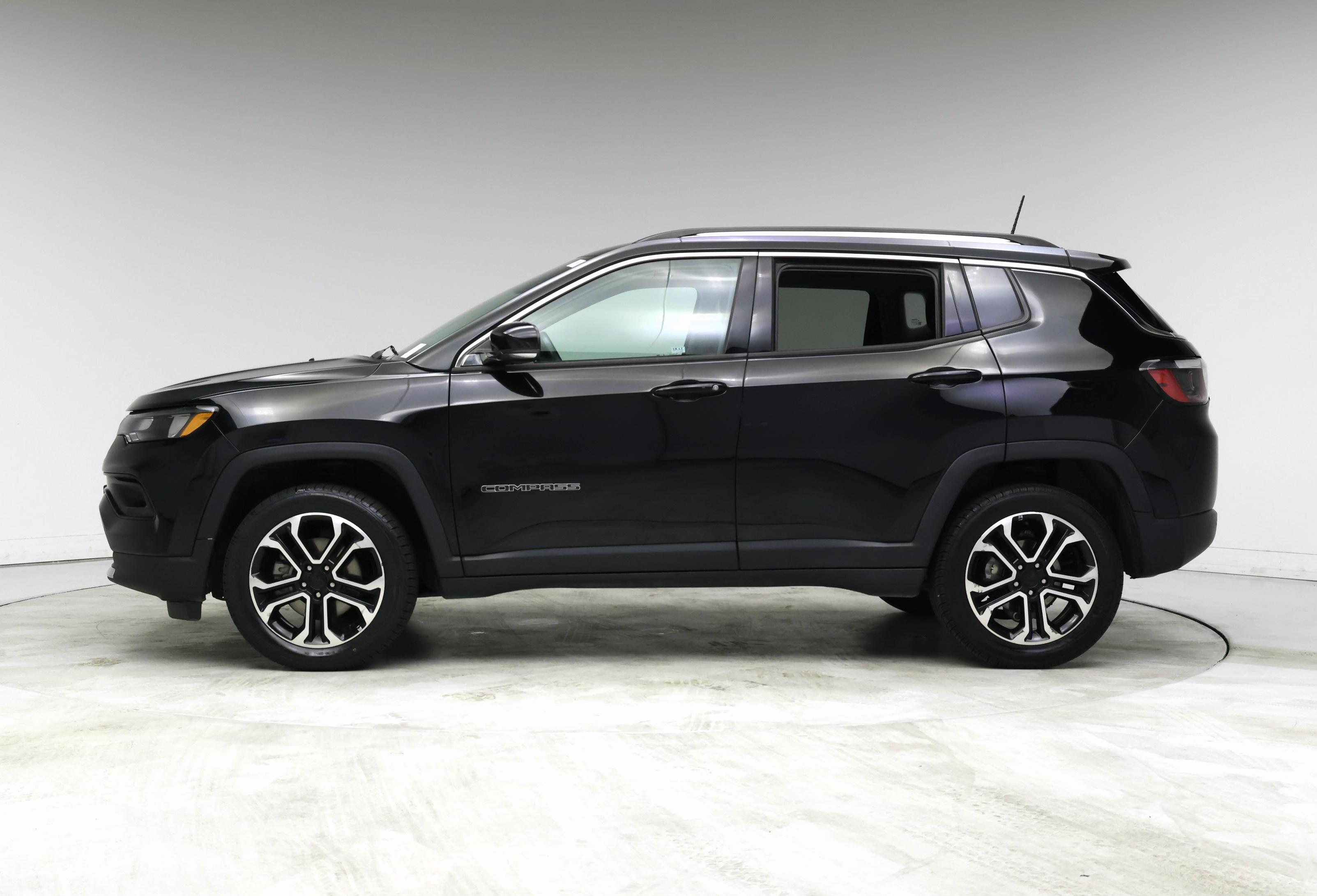 Thumbnail: 2022 Jeep Compass - 3