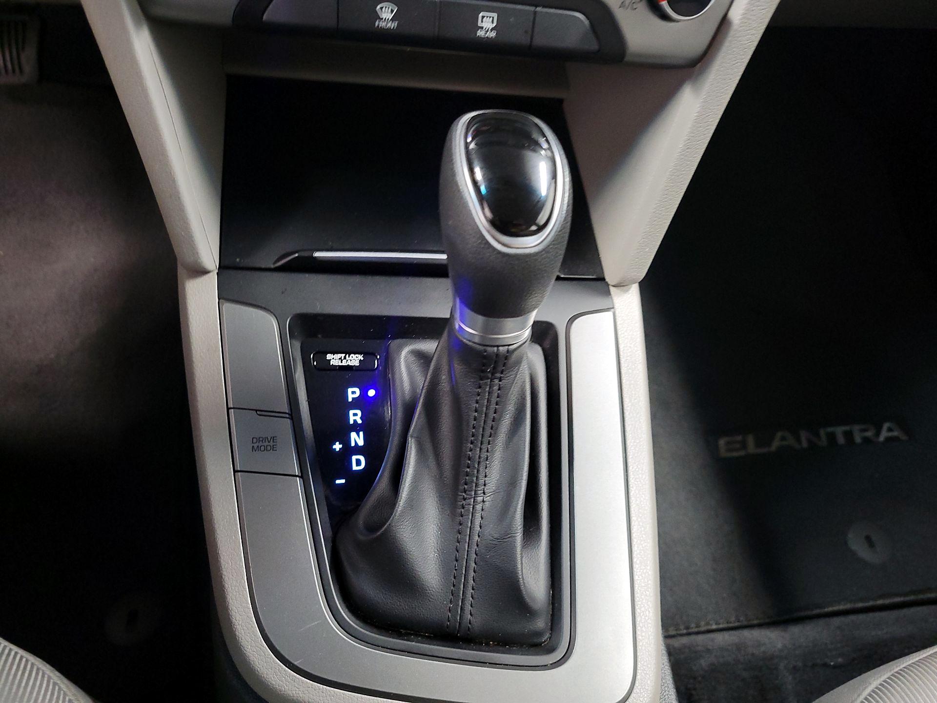 Thumbnail: 2018 Hyundai Elantra - 17