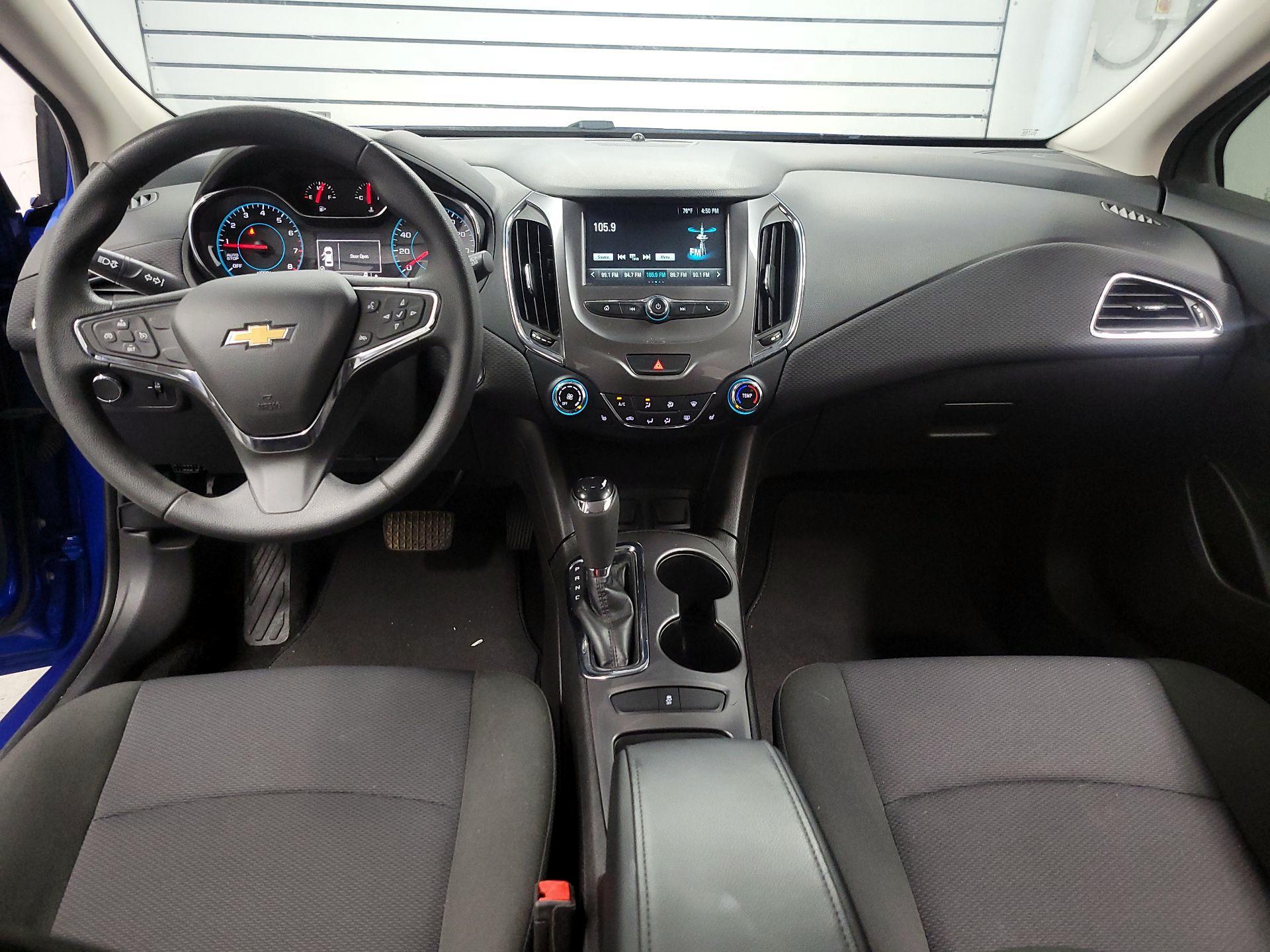 Thumbnail: 2018 Chevrolet Cruze - 9