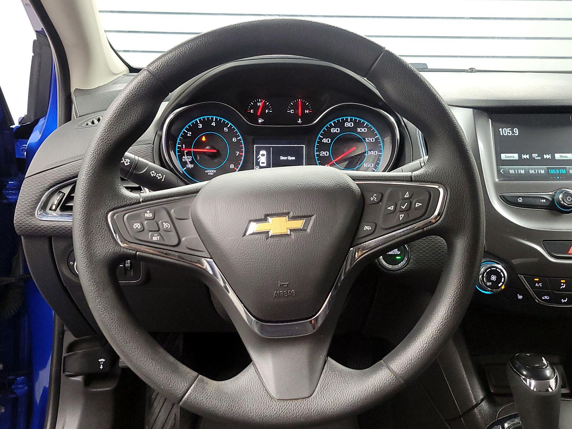 Thumbnail: 2018 Chevrolet Cruze - 10
