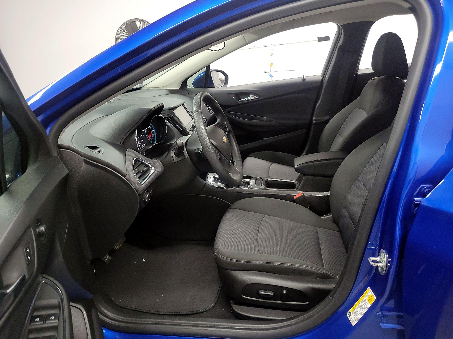 Thumbnail: 2018 Chevrolet Cruze - 11