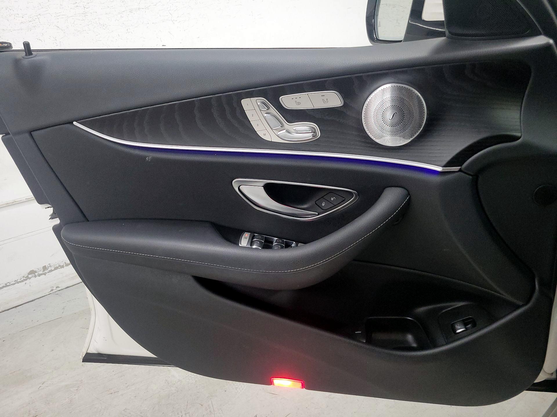 Thumbnail: 2019 Mercedes-Benz E-Class - 12
