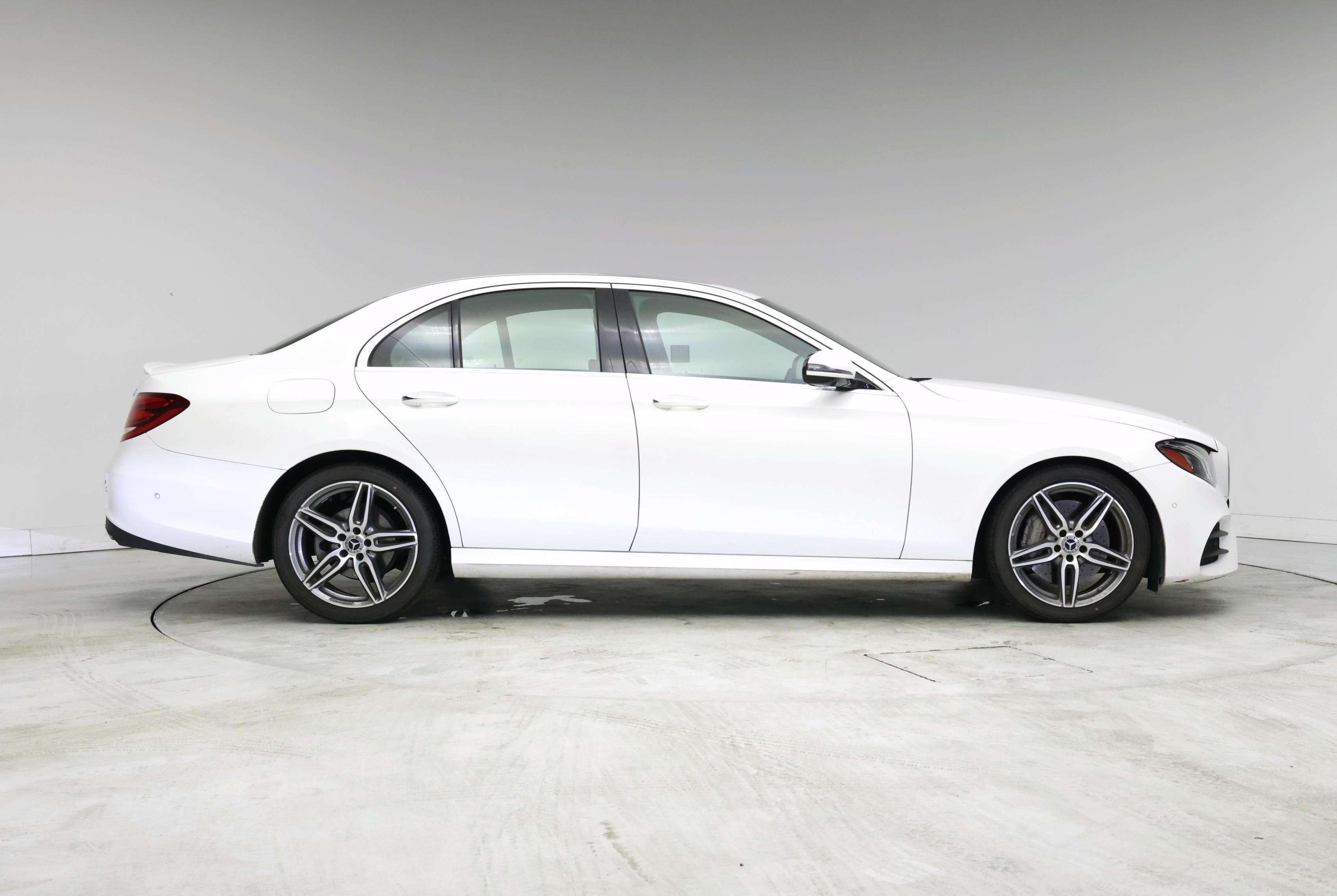 Thumbnail: 2019 Mercedes-Benz E-Class - 7