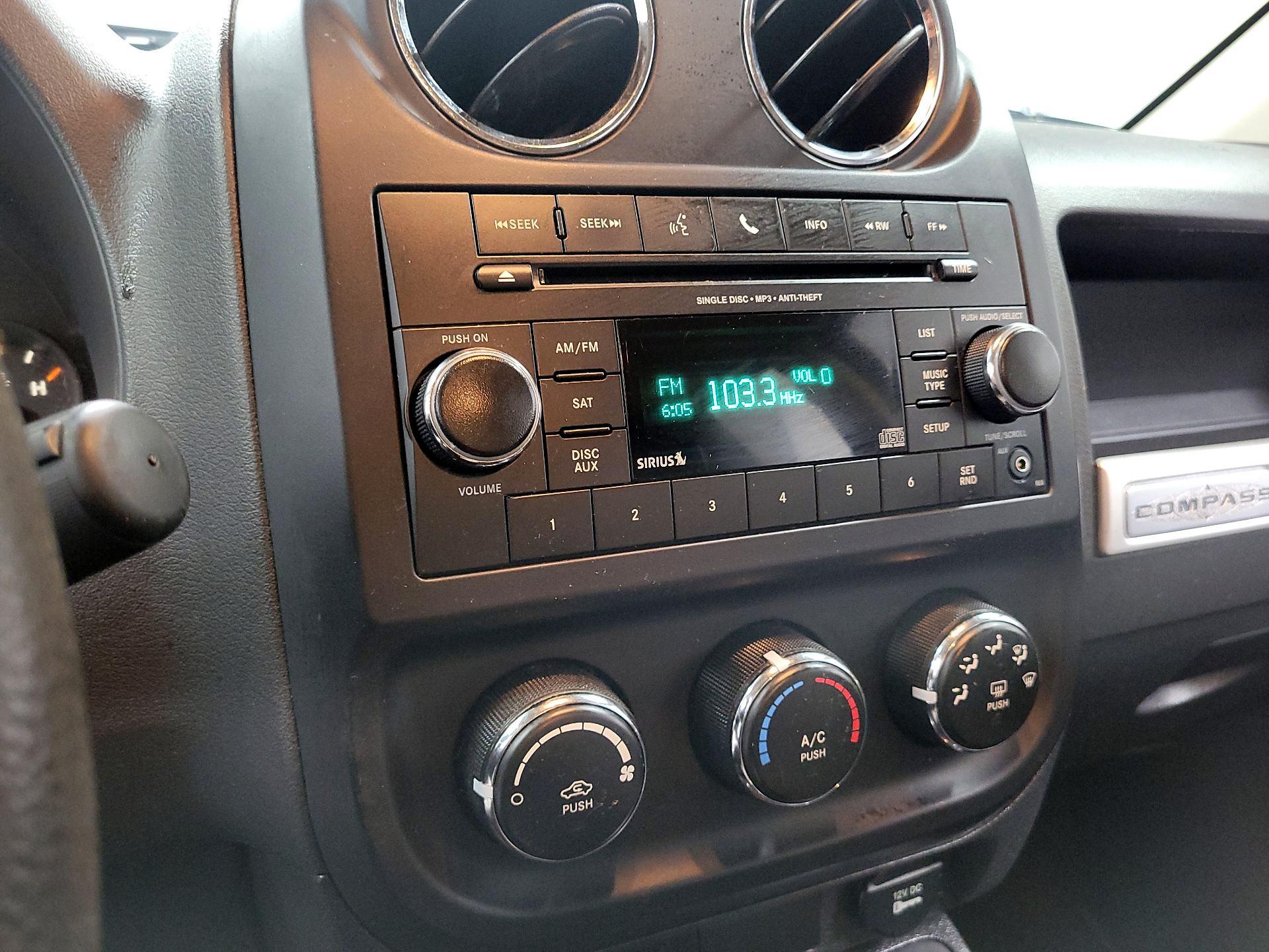 Thumbnail: 2014 Jeep Compass - 13