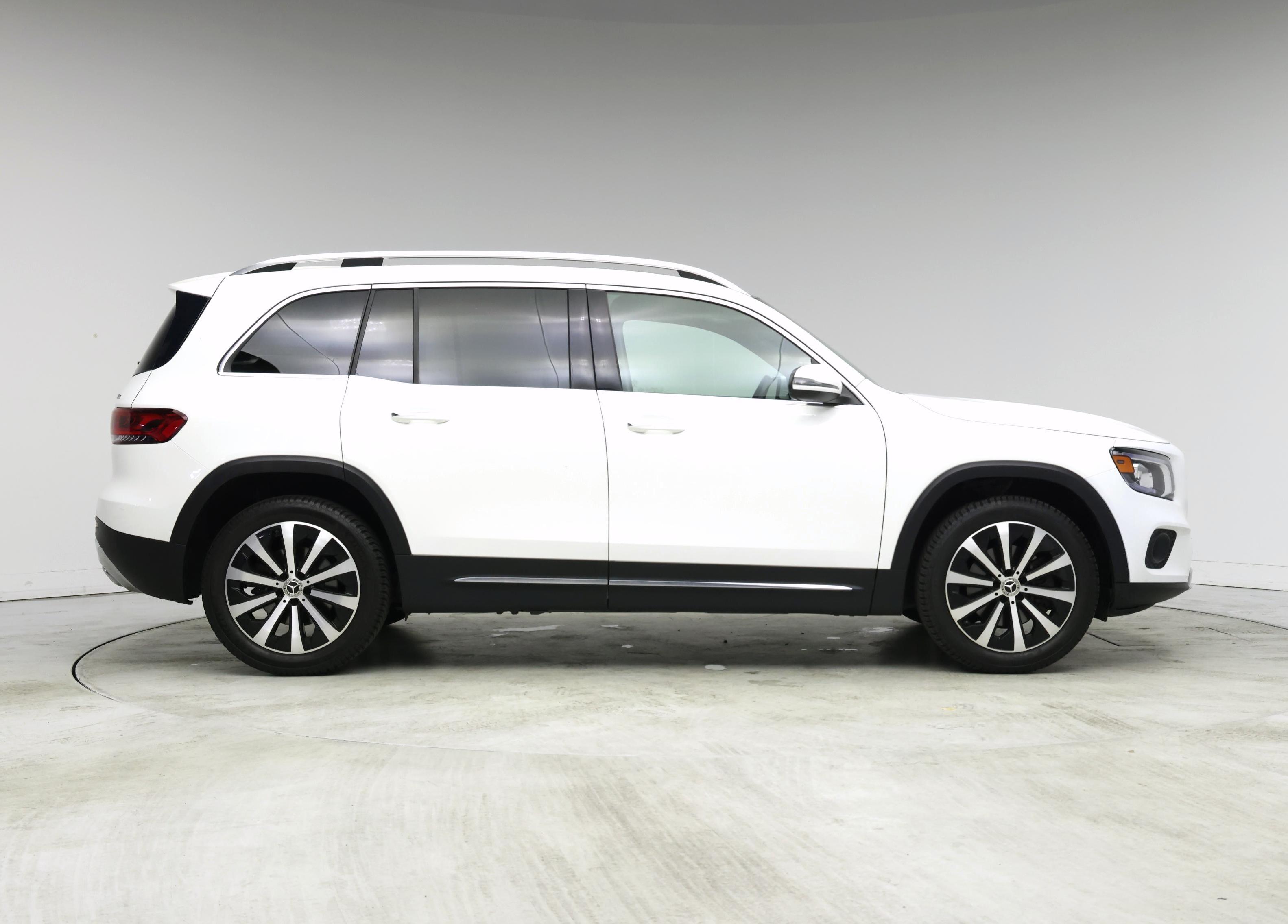 Thumbnail: 2021 Mercedes-Benz GLB - 7