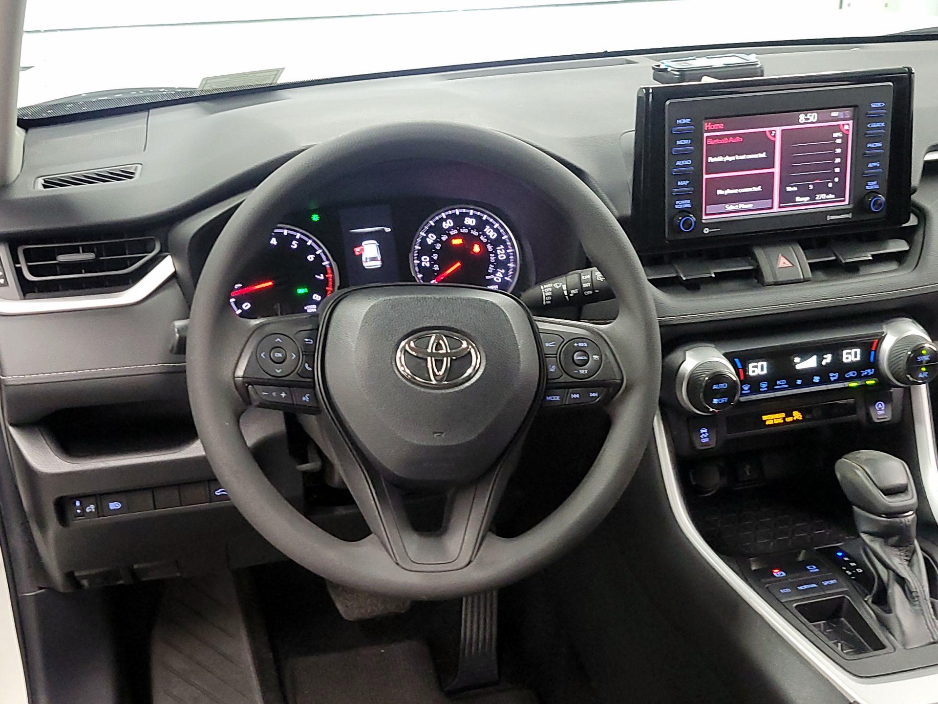 Thumbnail: 2022 Toyota RAV4 - 10