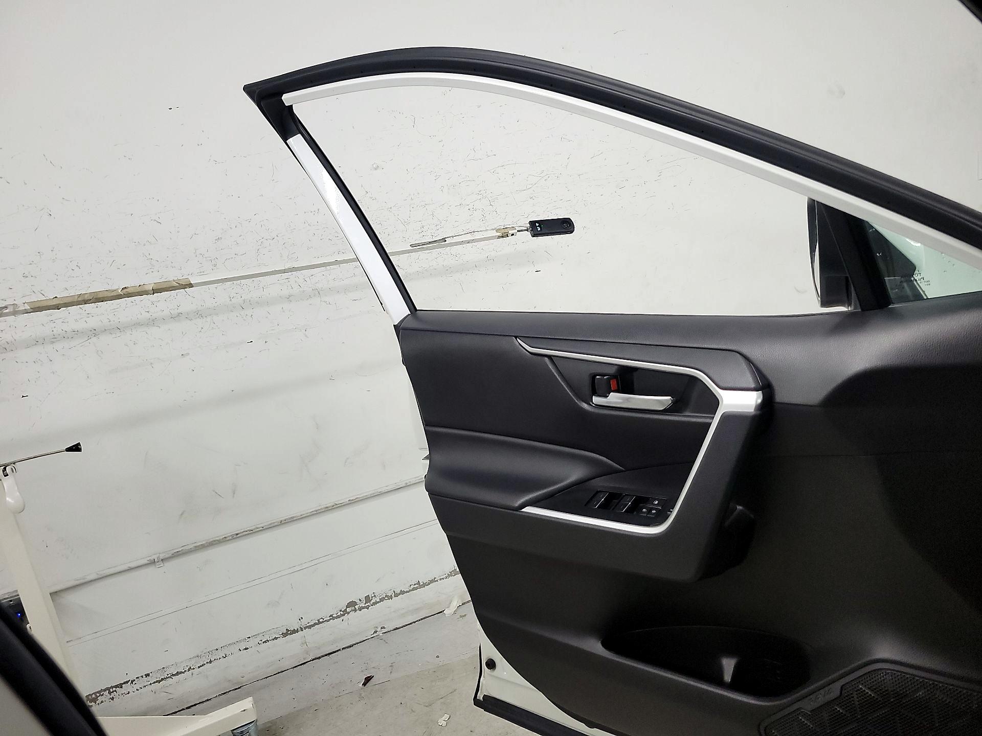 Thumbnail: 2022 Toyota RAV4 - 12
