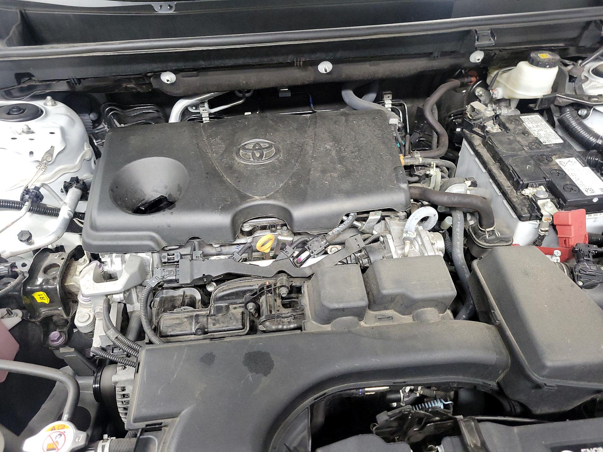Thumbnail: 2022 Toyota RAV4 - 19