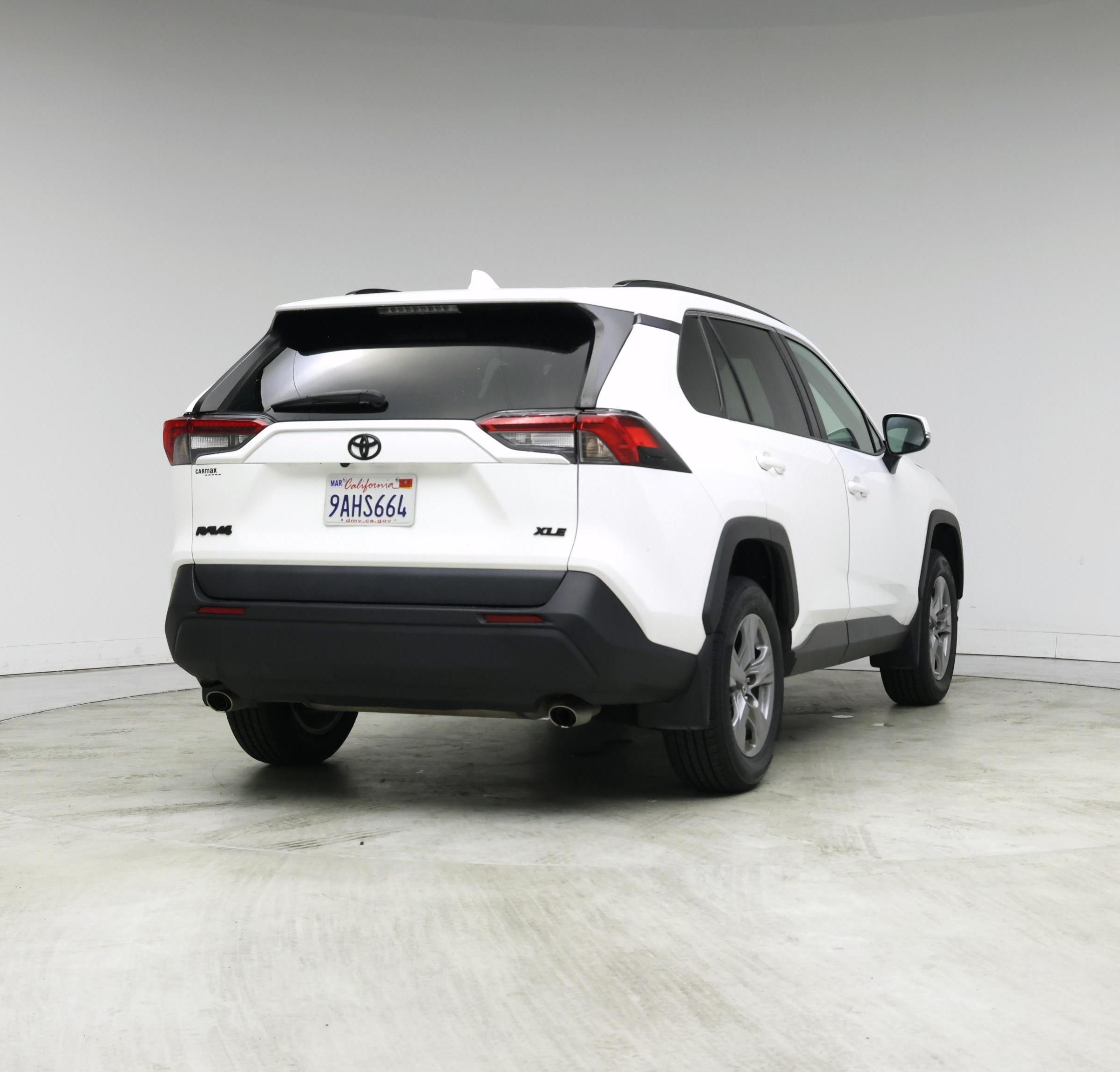 Thumbnail: 2022 Toyota RAV4 - 8
