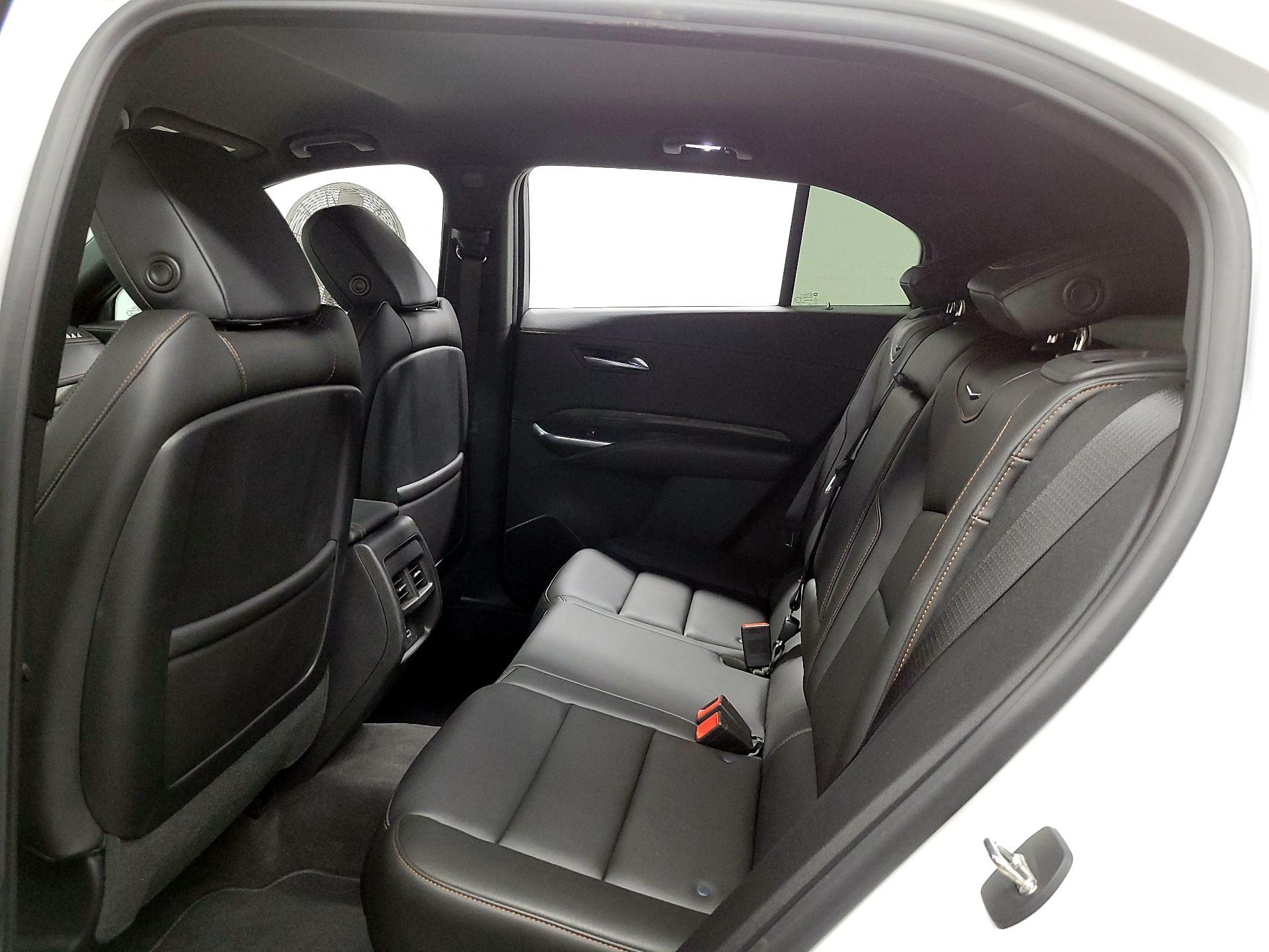 Thumbnail: 2019 Cadillac XT4 - 17