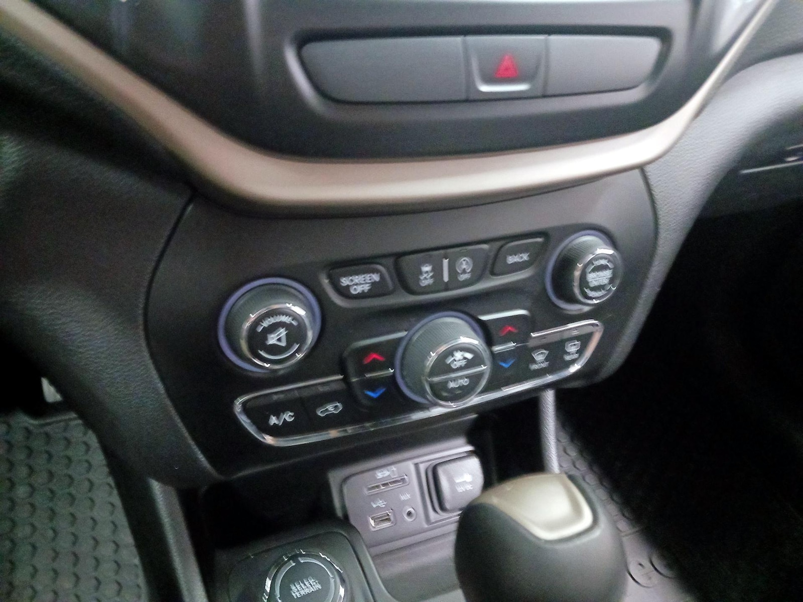 2016 Jeep Cherokee Limited - Photo 16