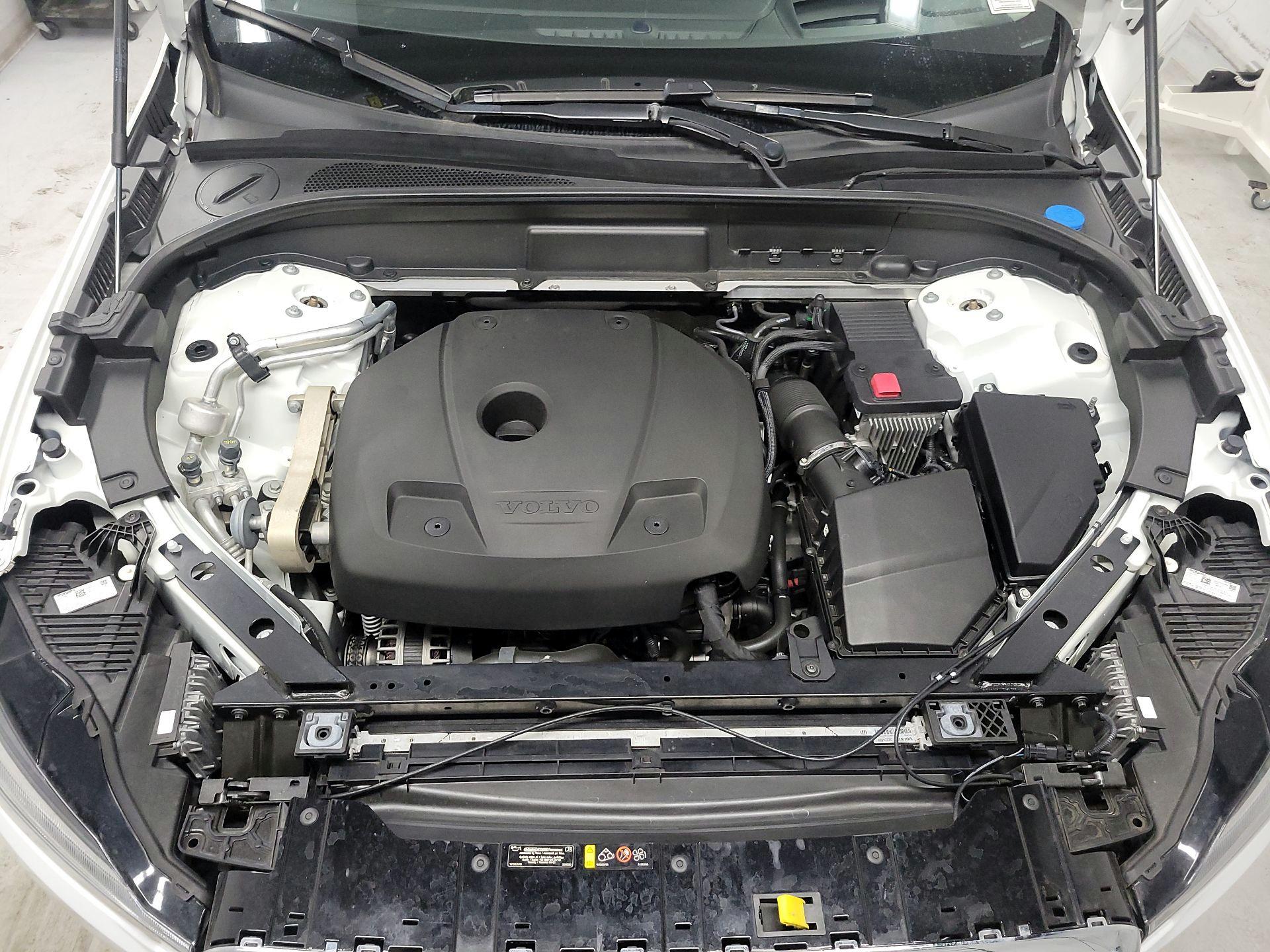 Thumbnail: 2021 Volvo XC60 - 20