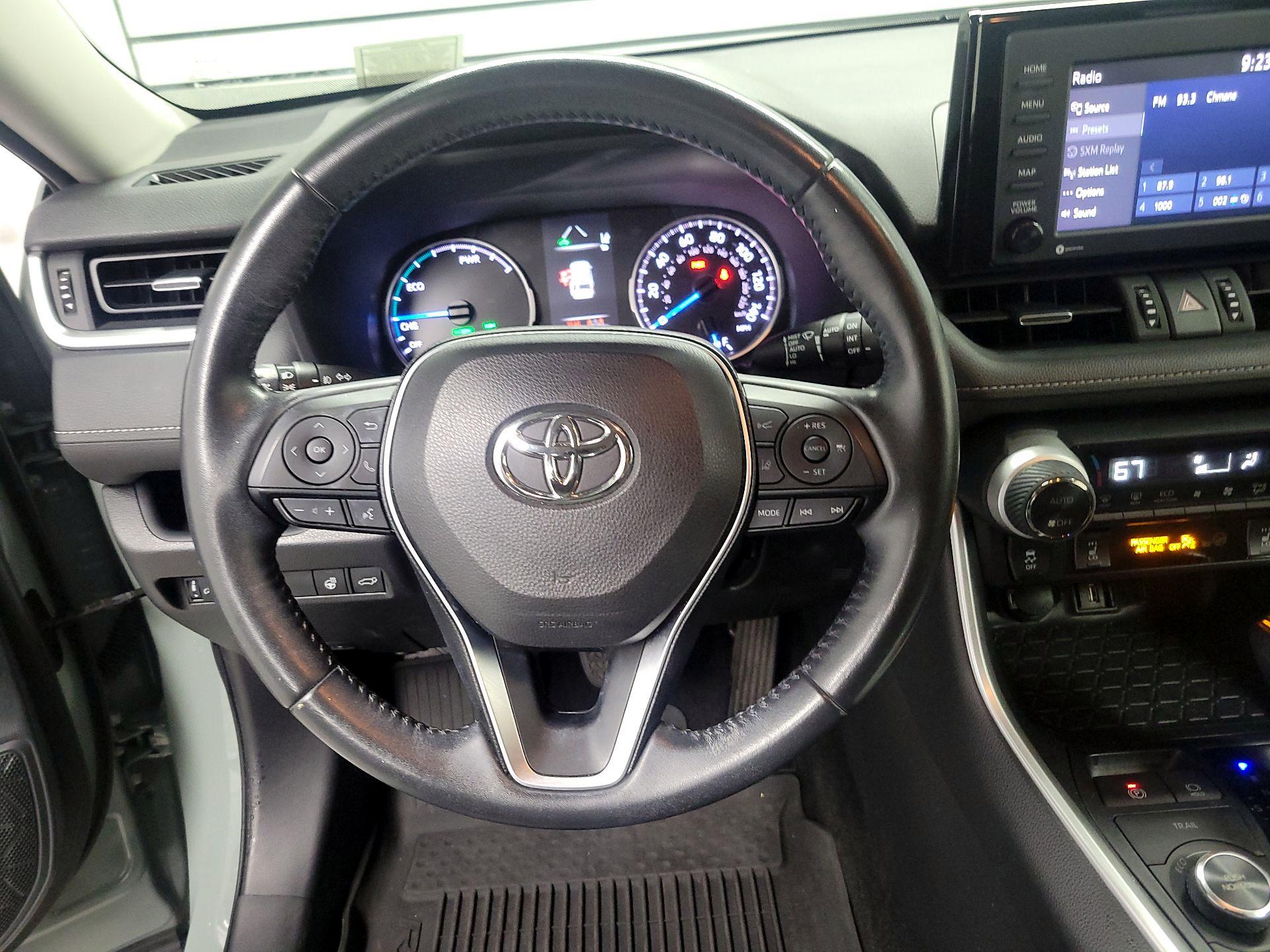 Thumbnail: 2021 Toyota RAV4 - 10