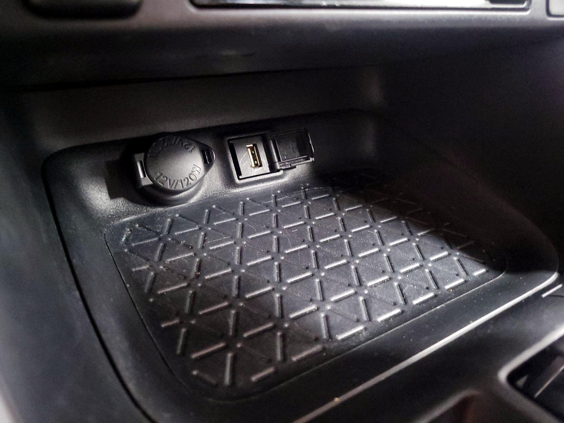 Thumbnail: 2021 Toyota RAV4 - 18