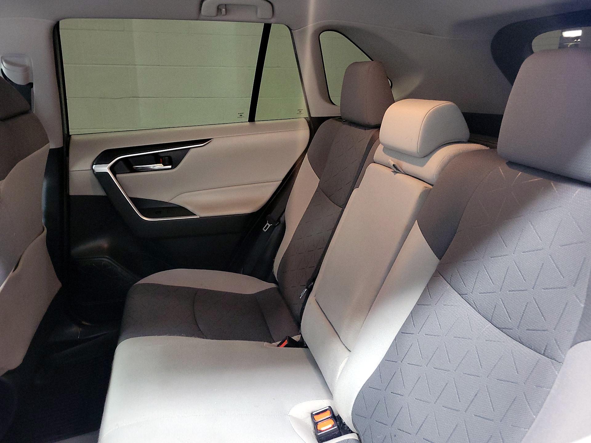 Thumbnail: 2020 Toyota RAV4 - 19