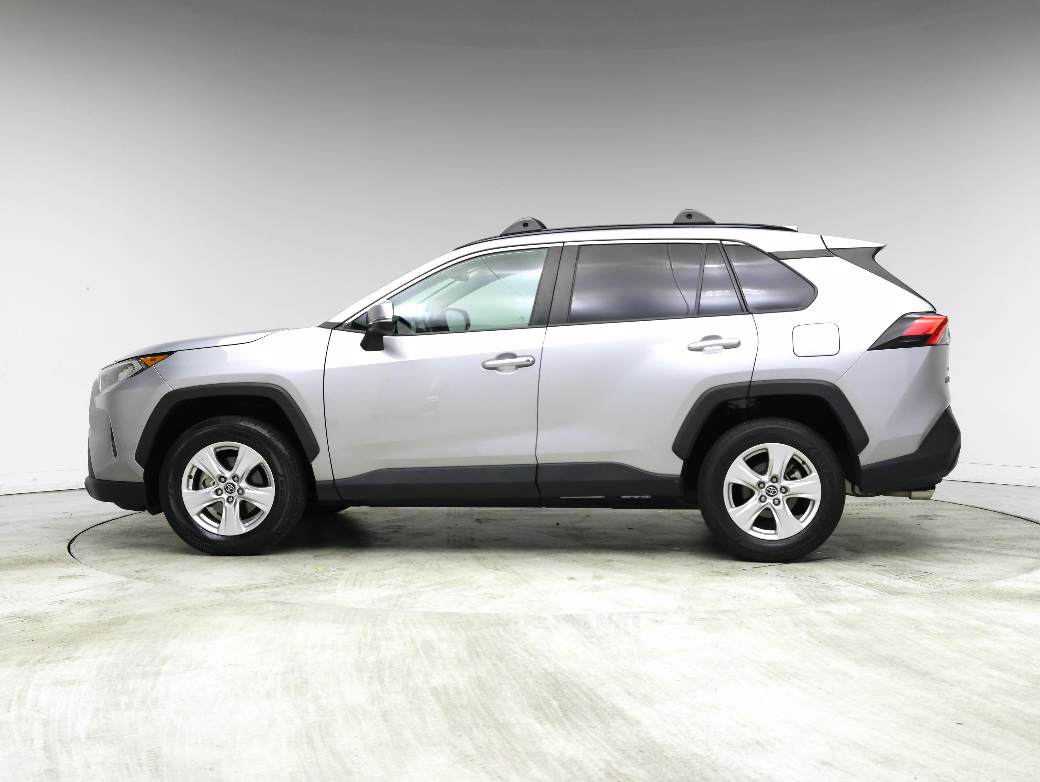 Thumbnail: 2020 Toyota RAV4 - 3
