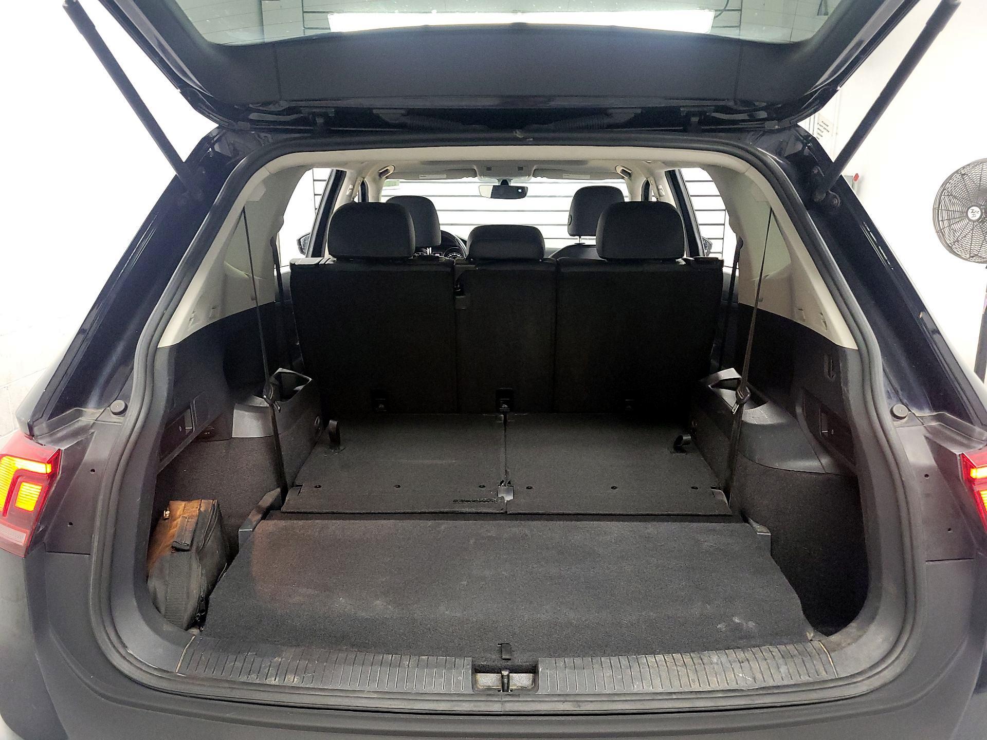 Thumbnail: 2019 Volkswagen Tiguan - 18