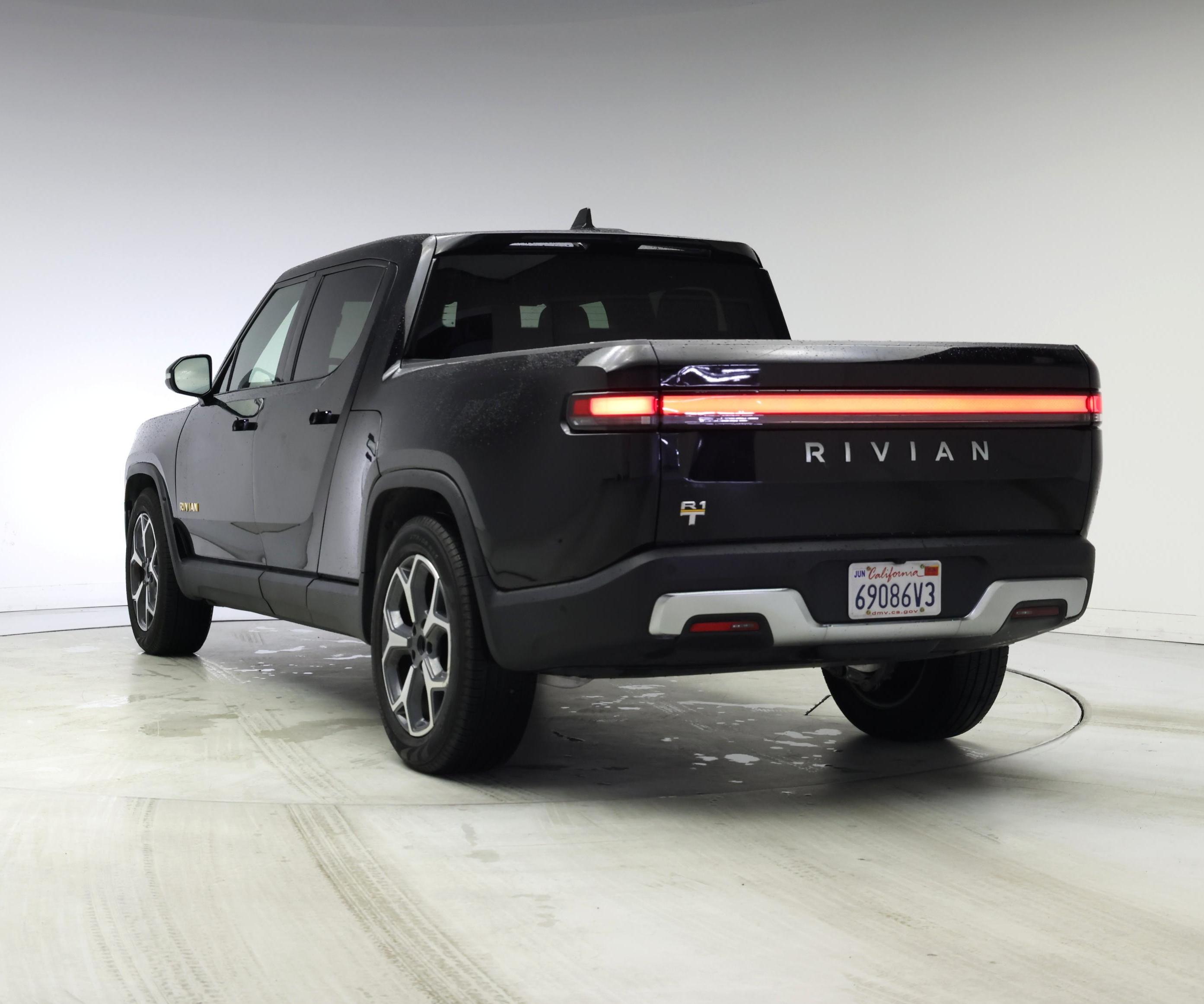 Thumbnail: 2022 Rivian R1T - 2